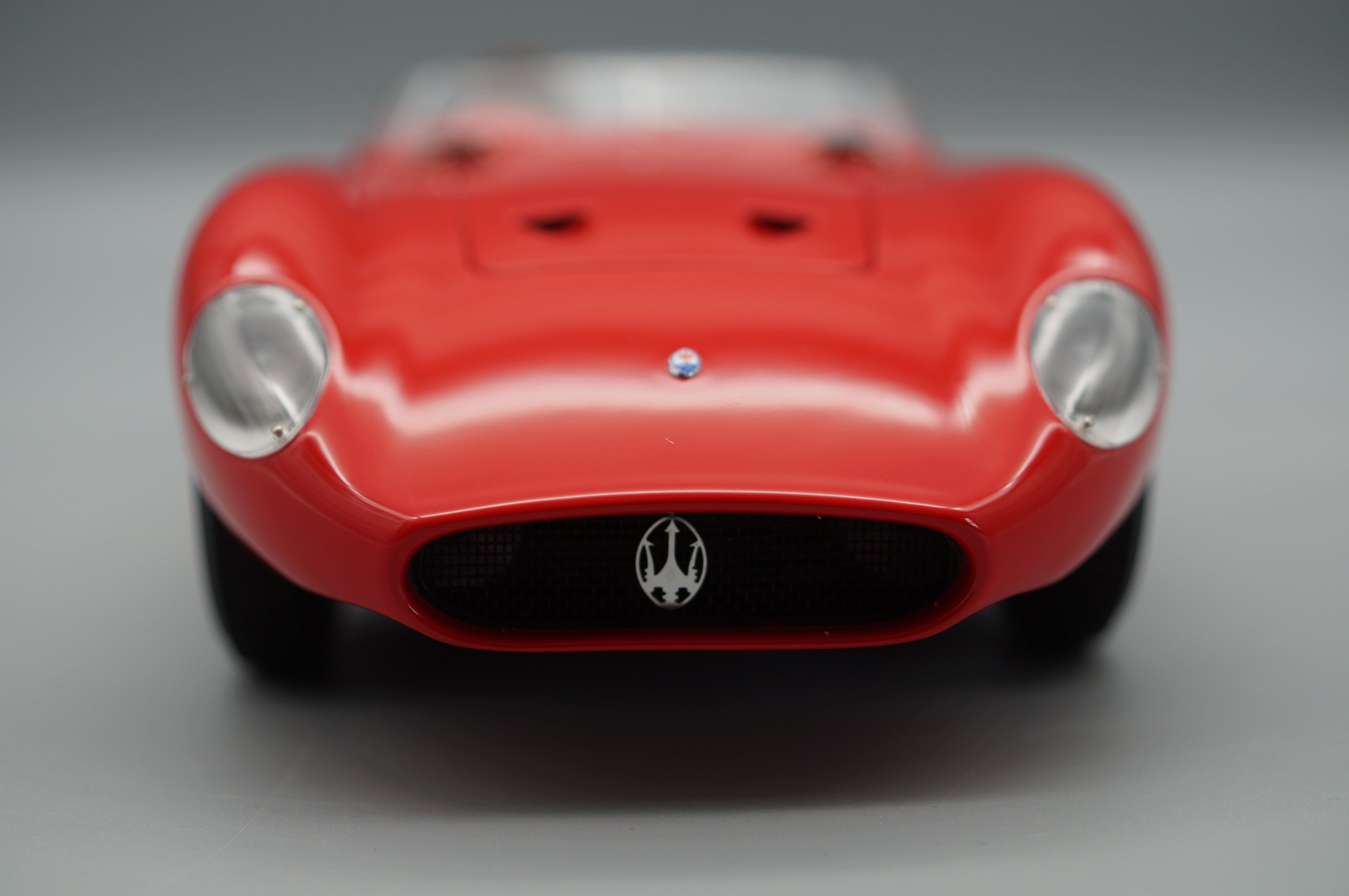 1:18 Maserati 300S Rennsportwagen 1956 CMC M-105 -pre-owned-