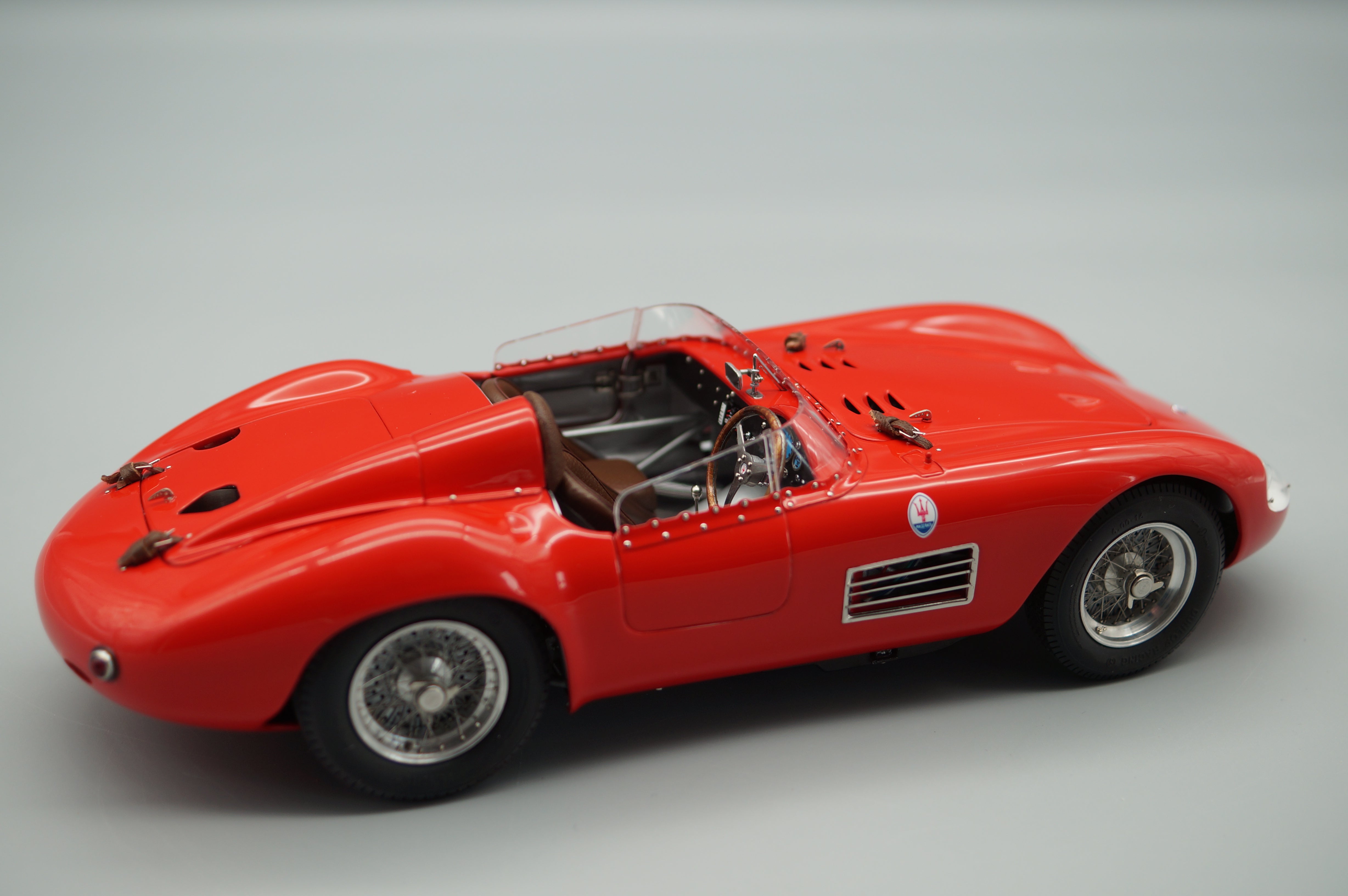1:18 Maserati 300S Rennsportwagen 1956 CMC M-105 -pre-owned-
