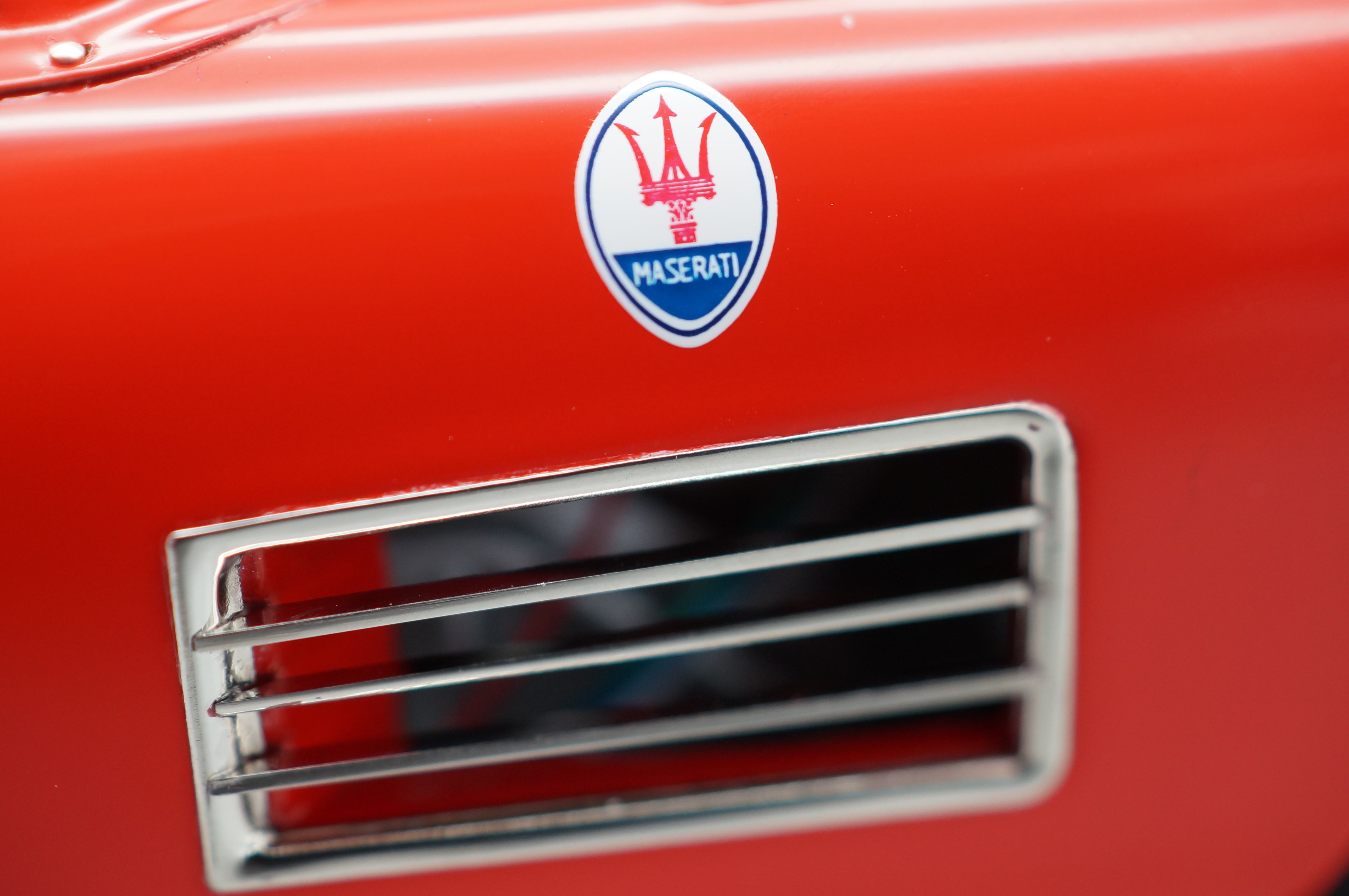 1:18 Maserati 300S Rennsportwagen 1956 CMC M-105 -pre-owned-