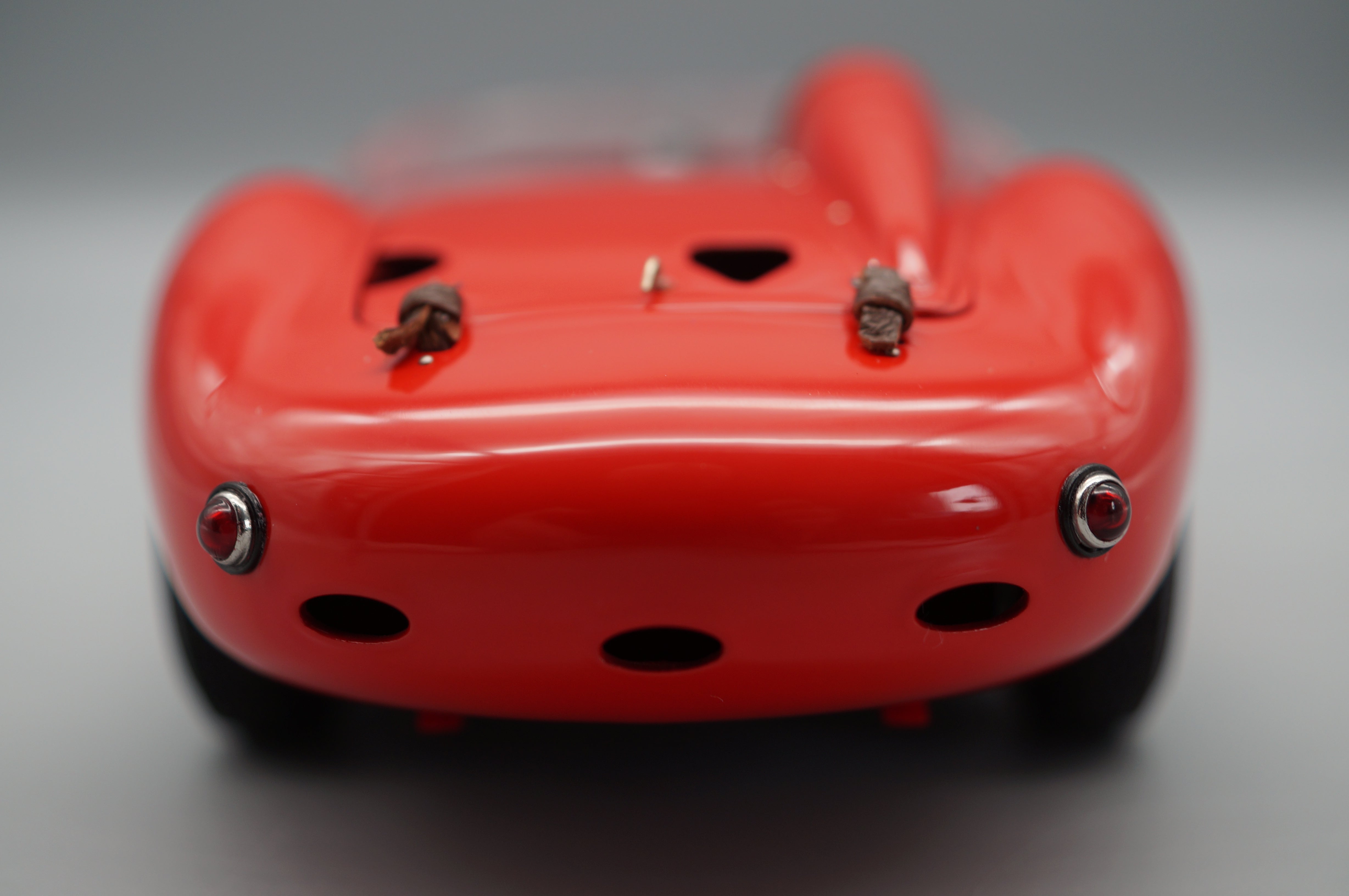 1:18 Maserati 300S Rennsportwagen 1956 CMC M-105 -pre-owned-