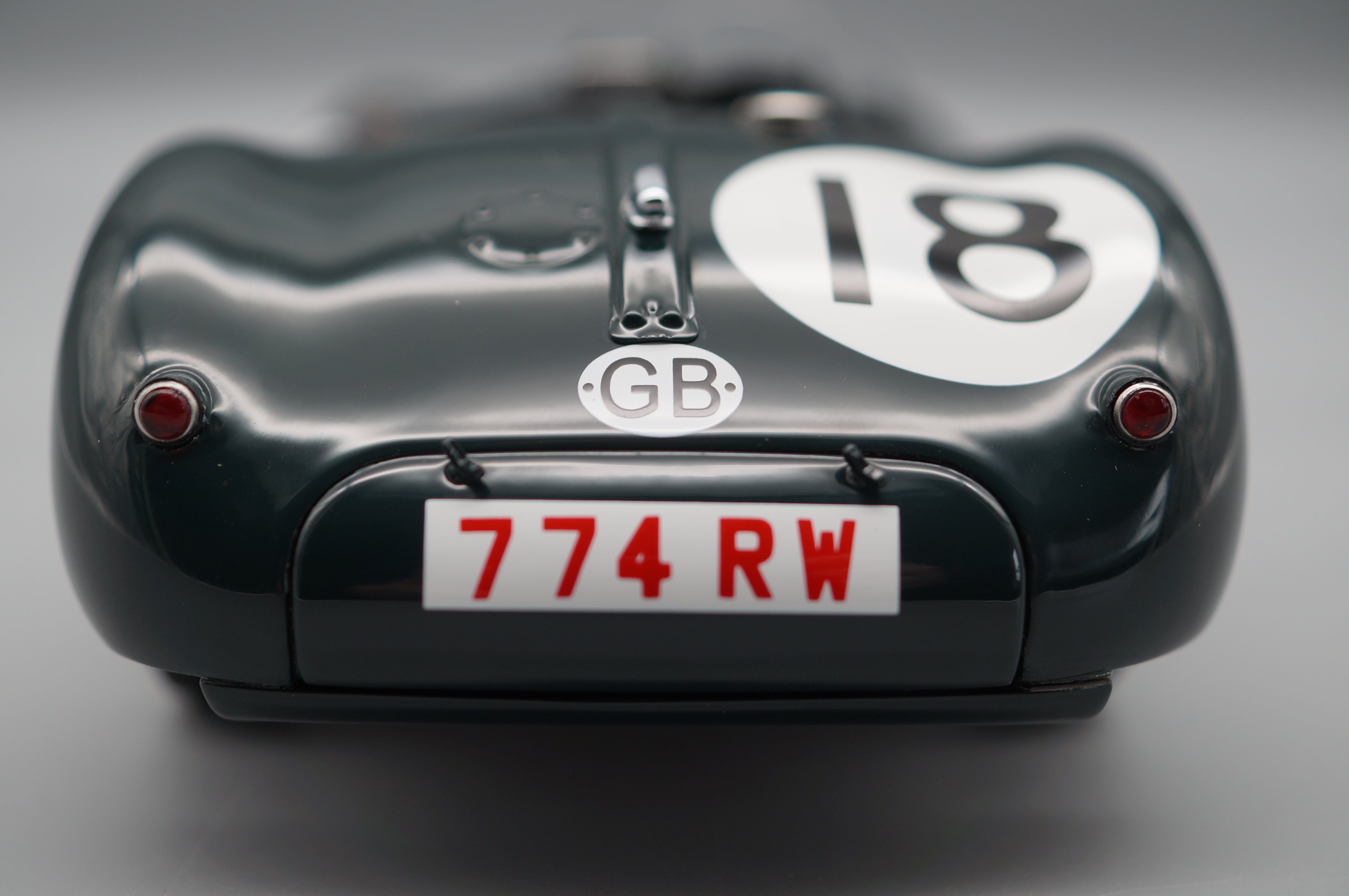 1:18 Jaguar C-Type #18 24h Le Mans Sieger 1953 Rolt/Hamilton CMC M-195 LE 1.500 - pre-owned-