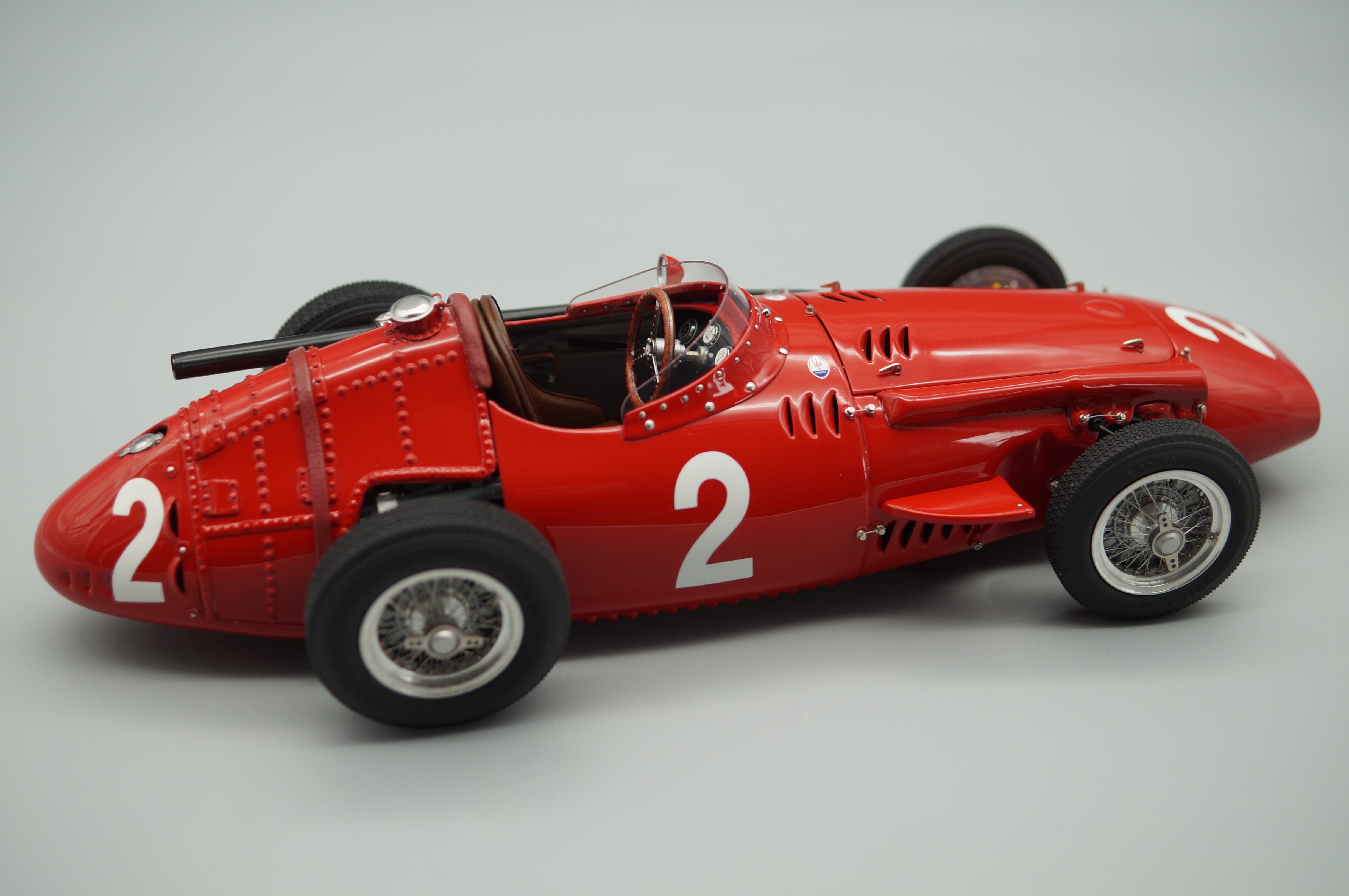 1:18 Maserati 250F #2 GP Frankreich "Fangio" CMC M-102 -pre-owned-