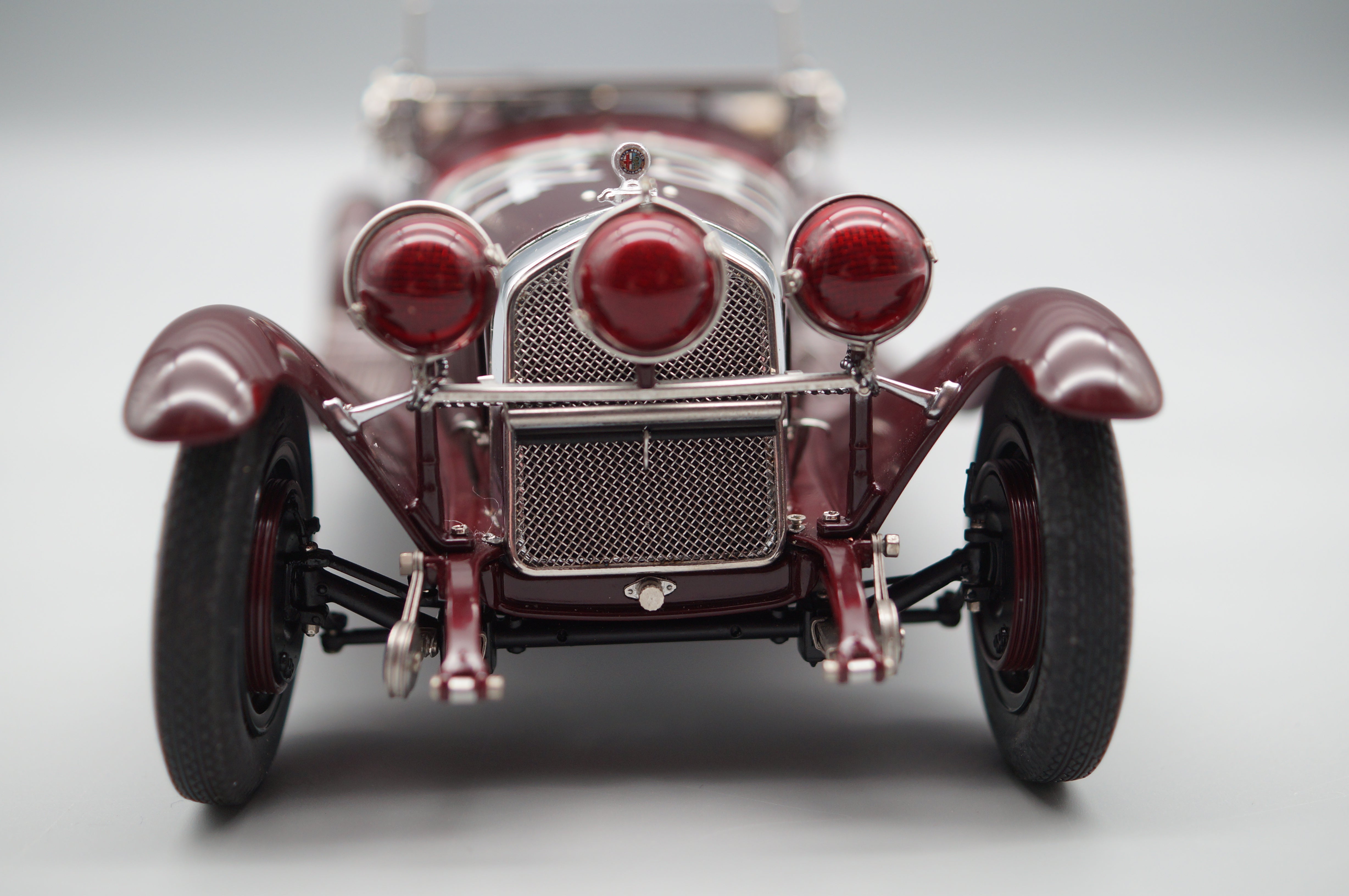1:18 Alfa Romeo 6C 1750 GS Mille Miglia #84 Tazio Nuvolari CMC M-141 -pre-owned-