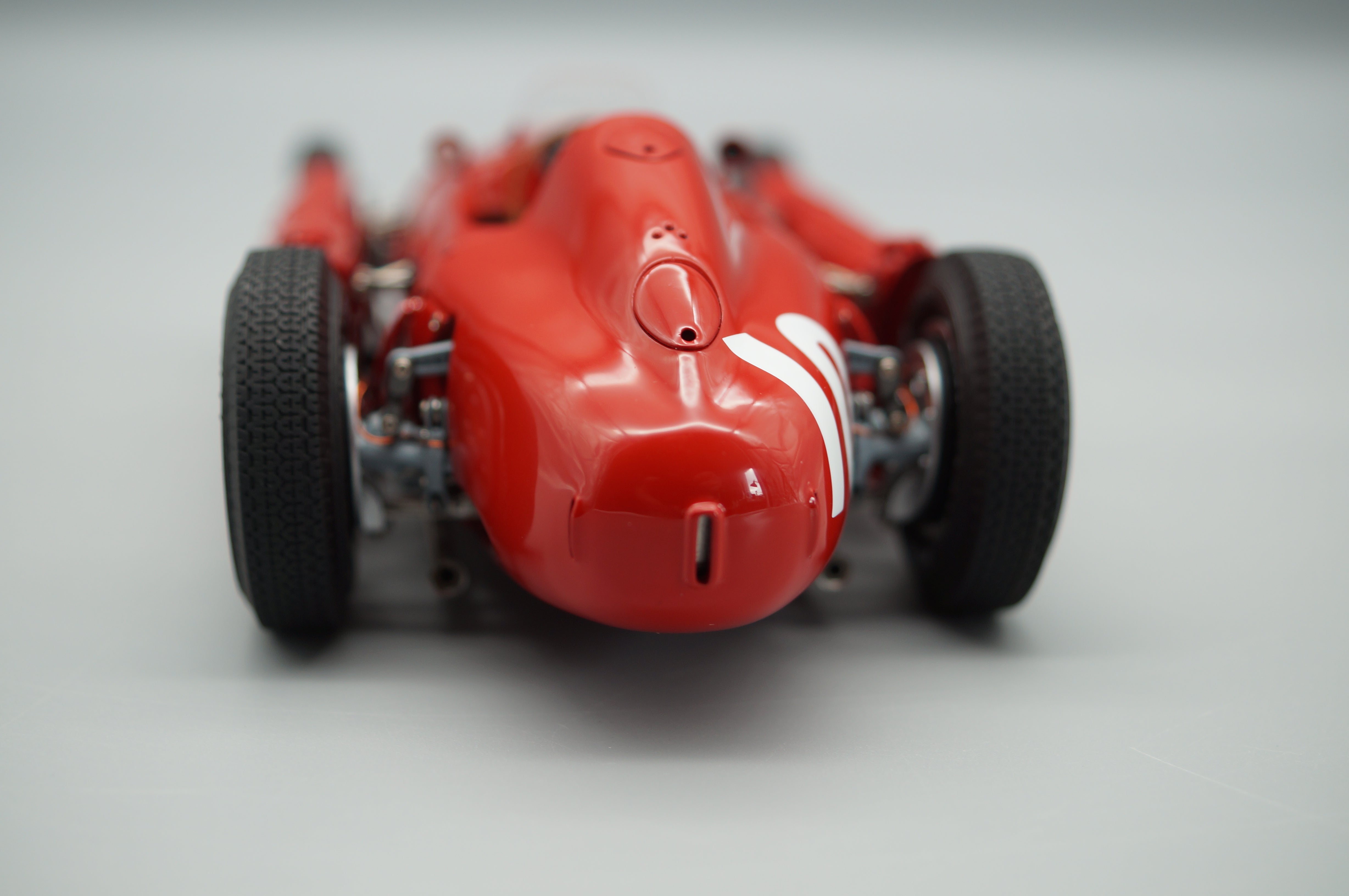 1:18 Lancia D50 #10 GP Pau Eugenio Castellotti CMC M-178 LE 1000 - pre-owned-