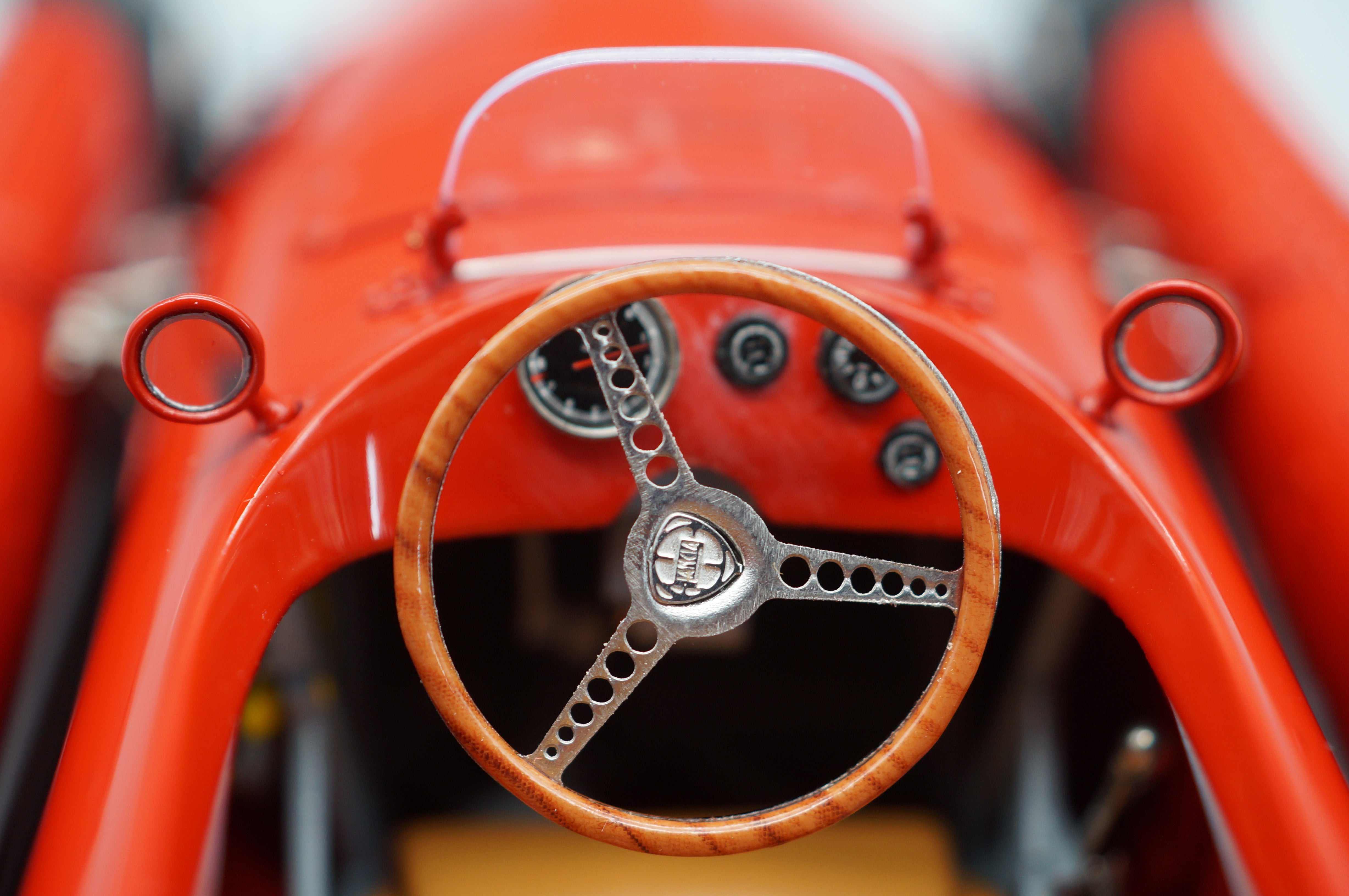 1:18 Lancia D50 #10 GP Pau Eugenio Castellotti CMC M-178 LE 1000 - pre-owned-
