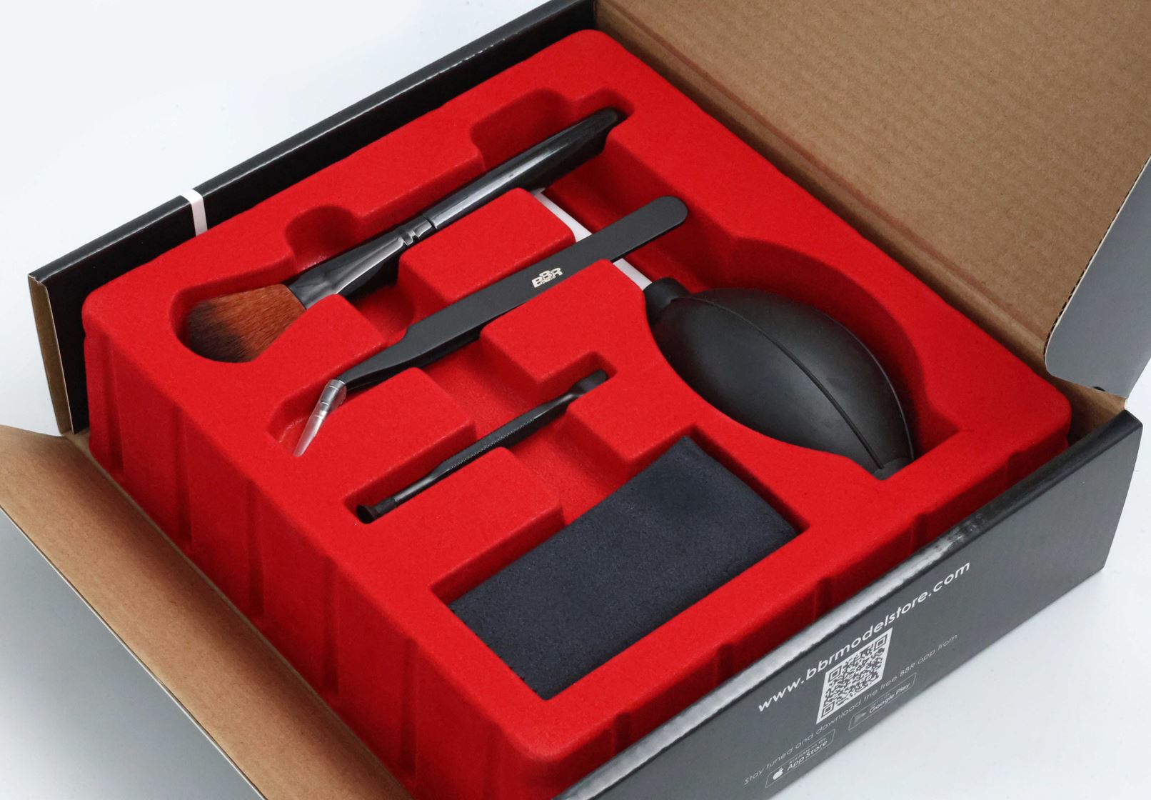 1/18 BBR Ferrari 499P Winner 24h Le Mans 2023 - 2024 - 2025 cleaning kit included P18226GEN