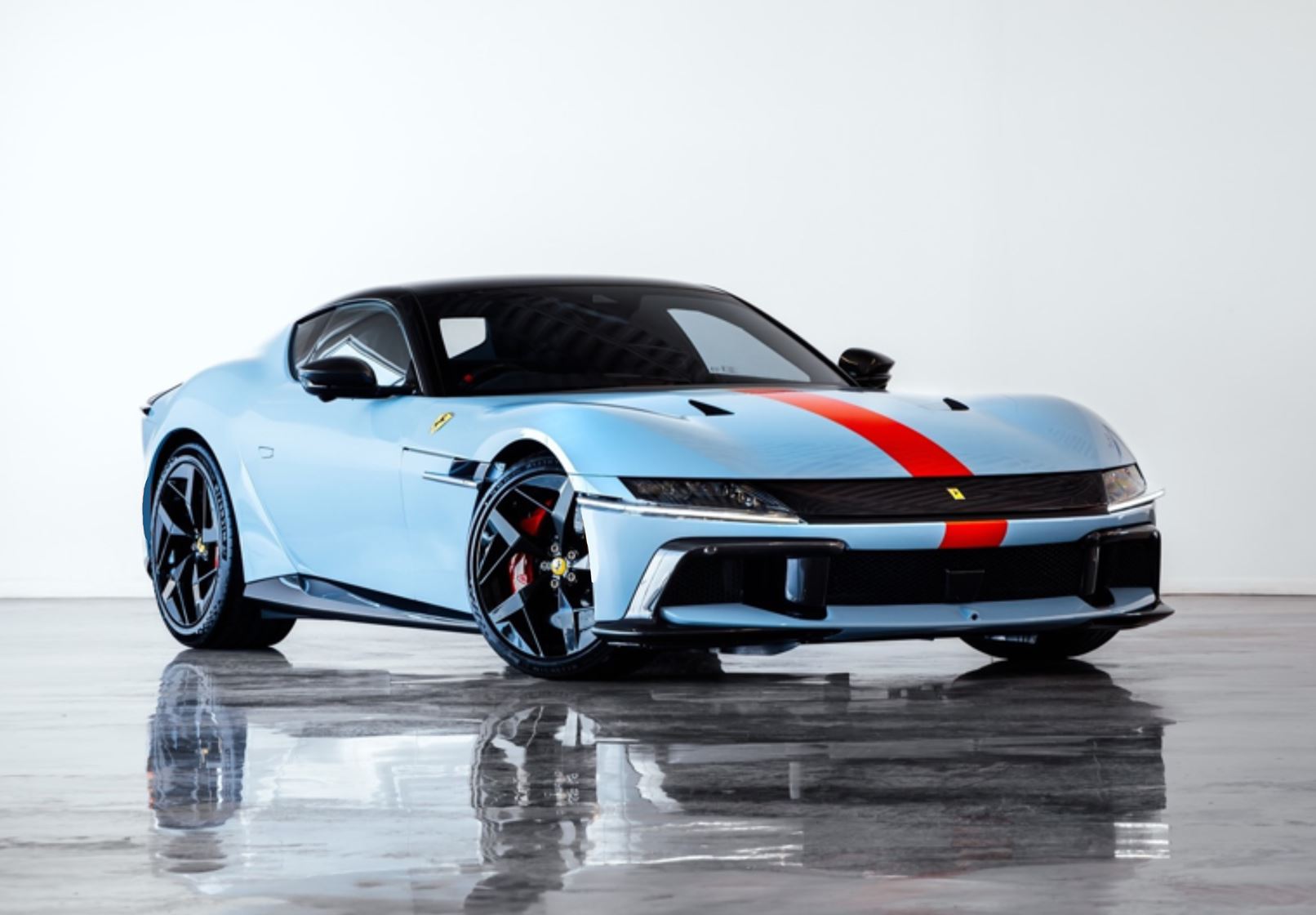 1/18 Ferrari 12Cilindri Coupe Azzurro La Plata - Red stripe with Display Case BBR P18248L