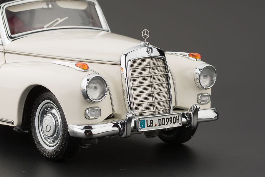 1/24 Mercedes-Benz 300d Adenauer cream, Limited Edition 239/500 für Mercedes CMC M-026A