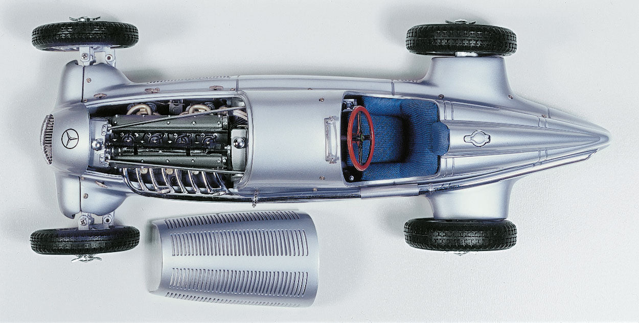 1/18 Mercedes-Benz W25 1934 'Der erste Silberpfeil' CMC M-033 -pre-owned- FH314