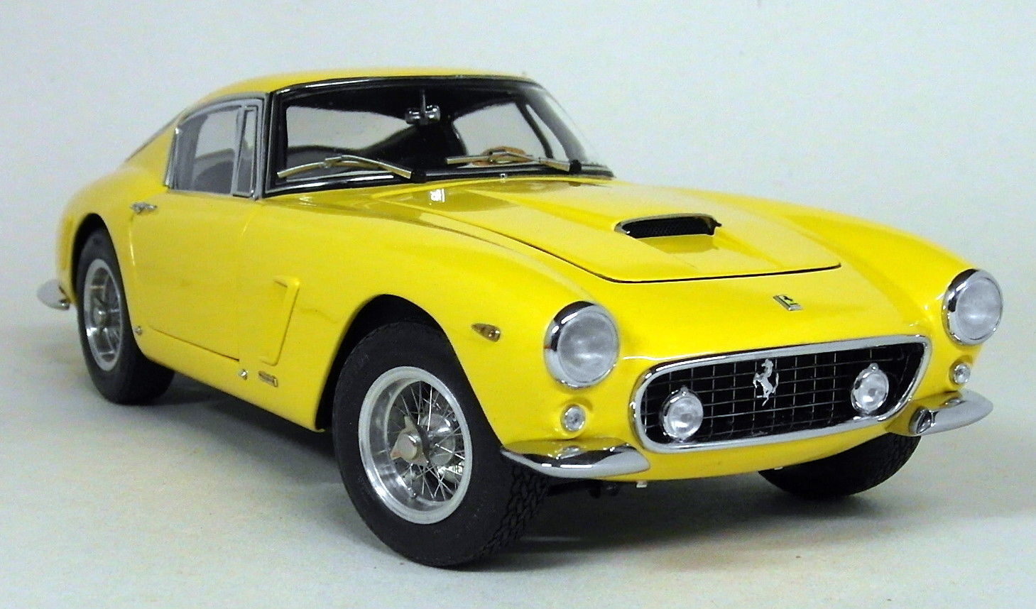 Ferrari 250 GT Berlinetta passo corto GELB CMC M-054 aus Vorbesitz