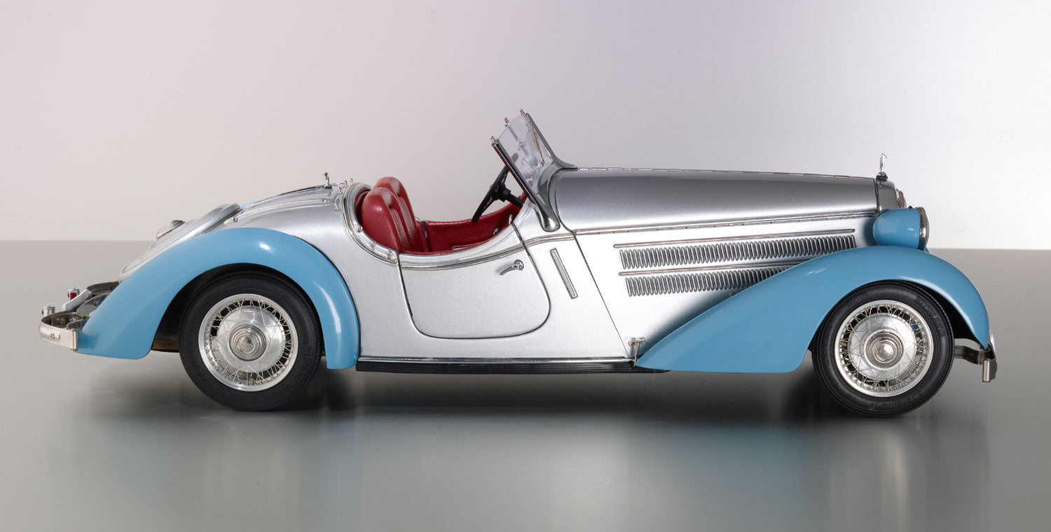 Audi Front 225 Roadster silber-blau CMC M-075B