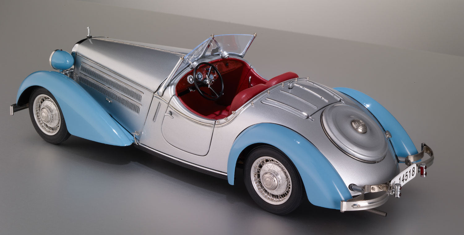 Audi Front 225 Roadster silber-blau CMC M-075B