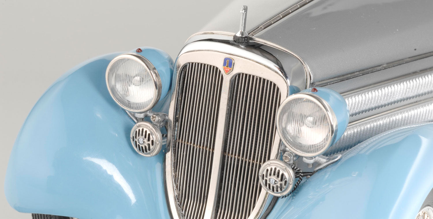 Audi Front 225 Roadster silber-blau CMC M-075B