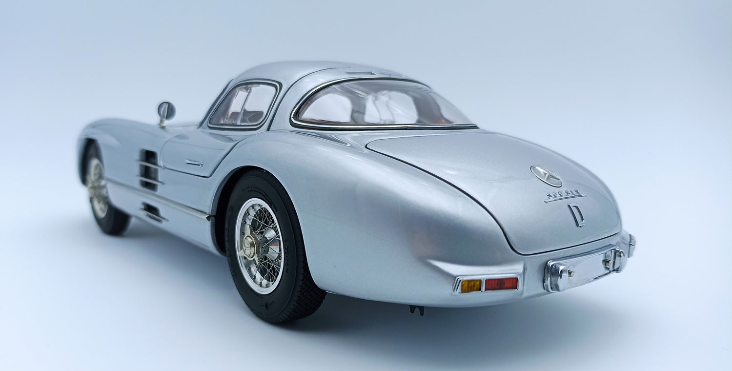 Mercedes-Benz 300 SLR Uhlenhaut Coupe CMC M-076 Neuauflage 2022