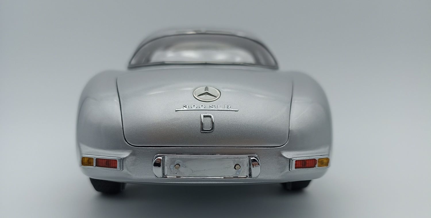 Mercedes-Benz 300 SLR Uhlenhaut Coupe CMC M-076 Neuauflage 2022