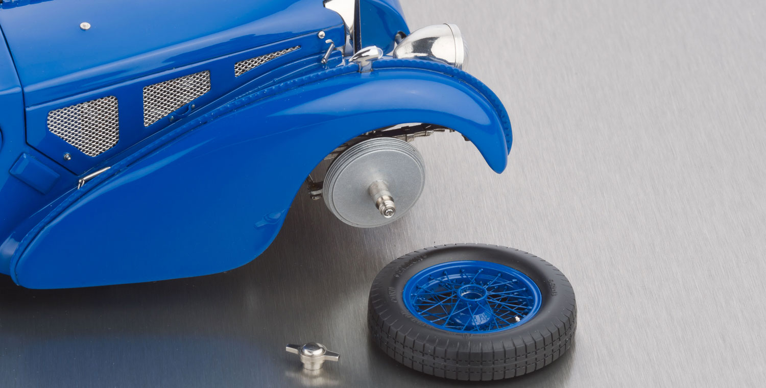 1/18 Bugatti Typ 57 SC Atlantic blau R.B. Pope CMC M-083