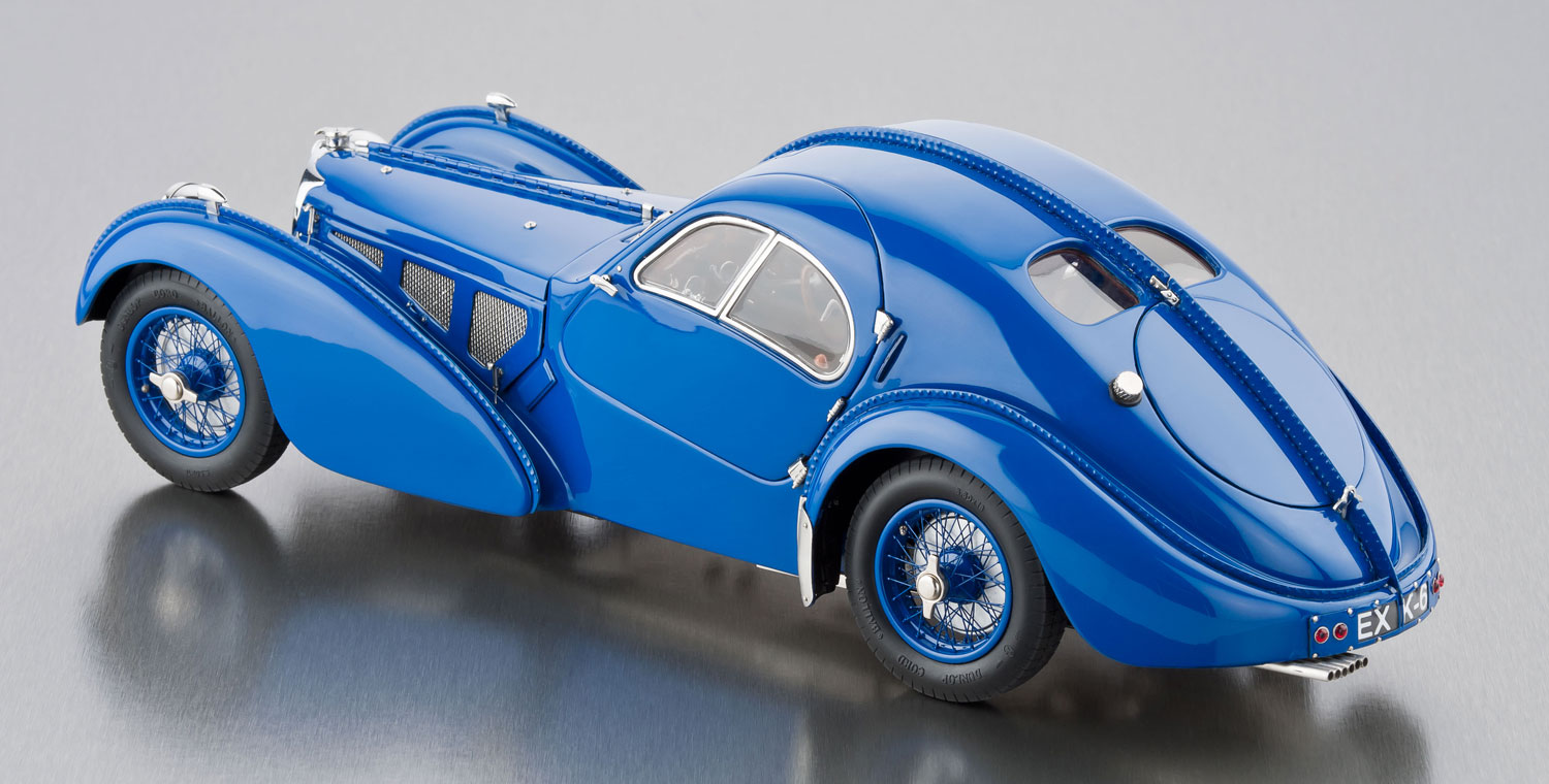 1/18 Bugatti Type 57 SC Atlantic blue RB Pope CMC M-083
