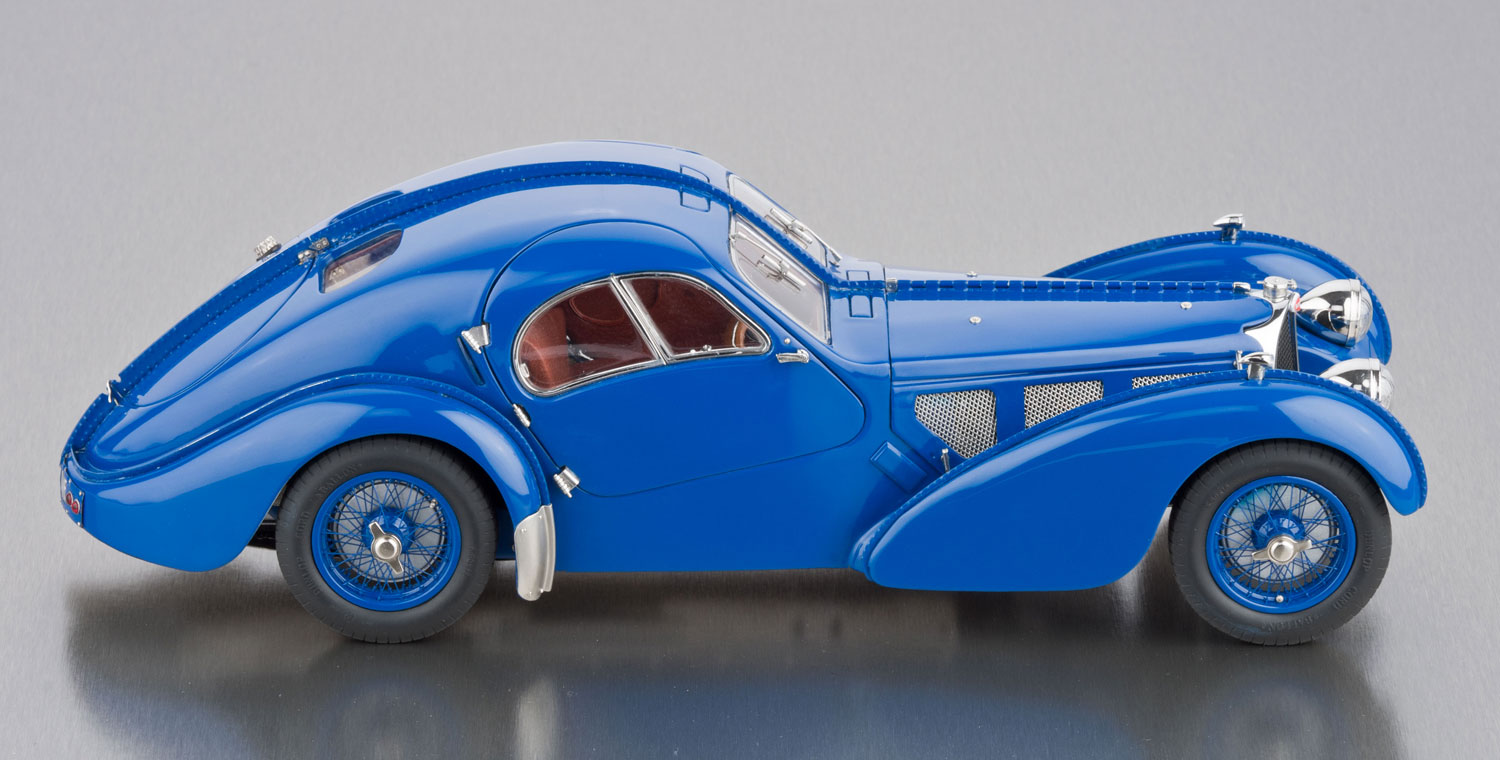 1/18 Bugatti Type 57 SC Atlantic blue RB Pope CMC M-083