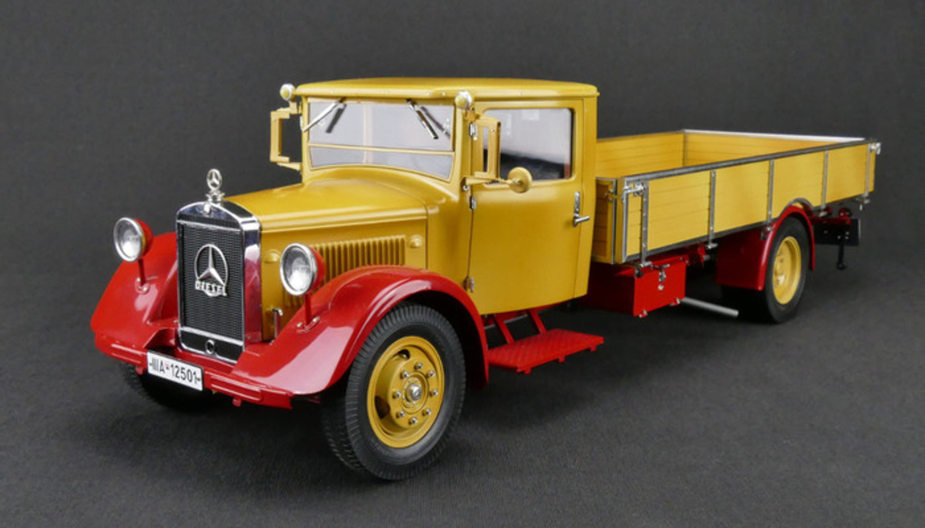 Mercedes-Benz LKW LO 2750 Pritschenwagen gelb rot CMC M-169
