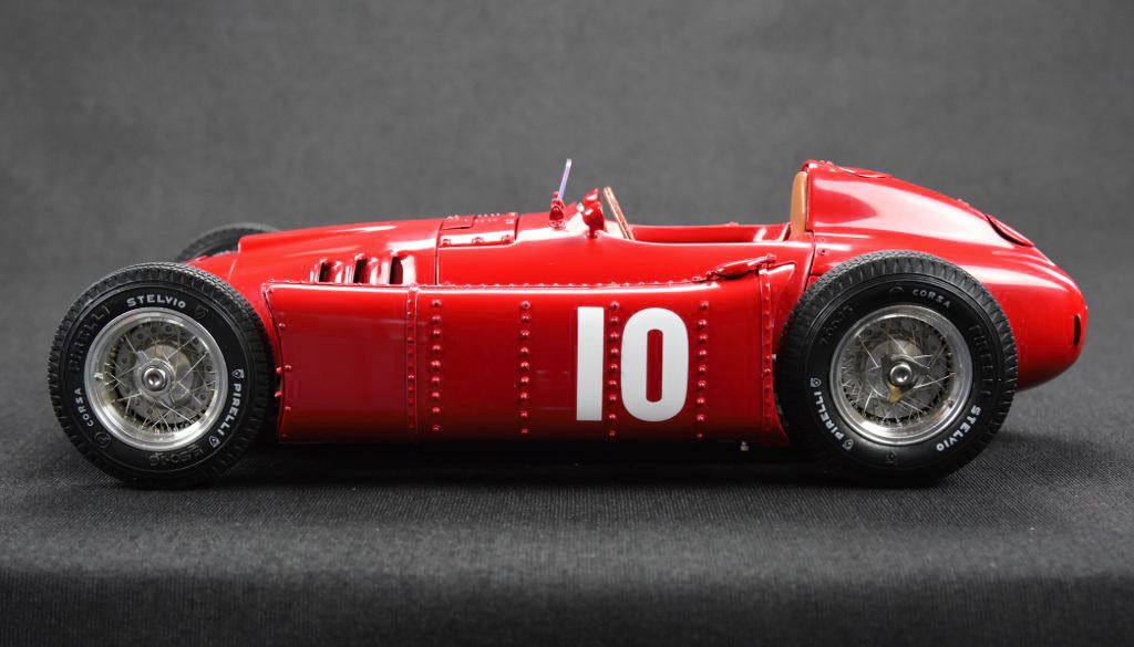 1:18 Lancia D50 #10 GP Pau Eugenio Castellotti CMC M-178 LE 1000 - pre-owned-
