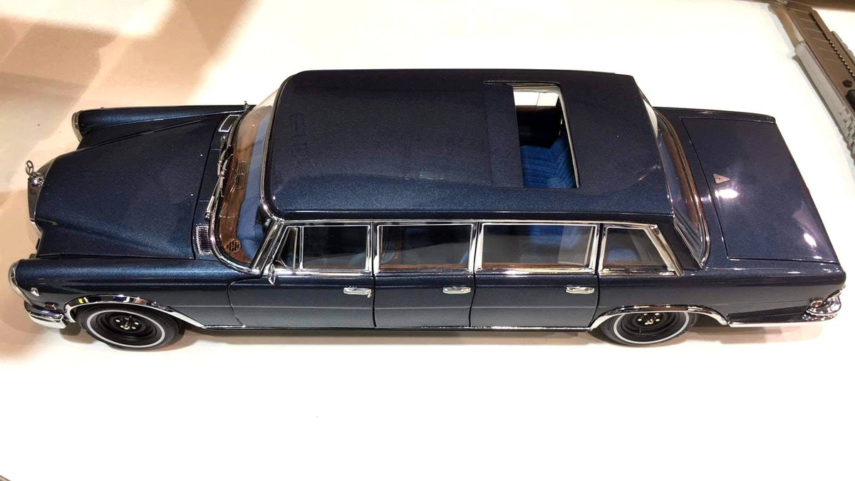 1/18 Mercedes-Benz 600 Pullman KING of ROCK’n ROLL #110/800 CMC M-218 -pre-owned- MH340
