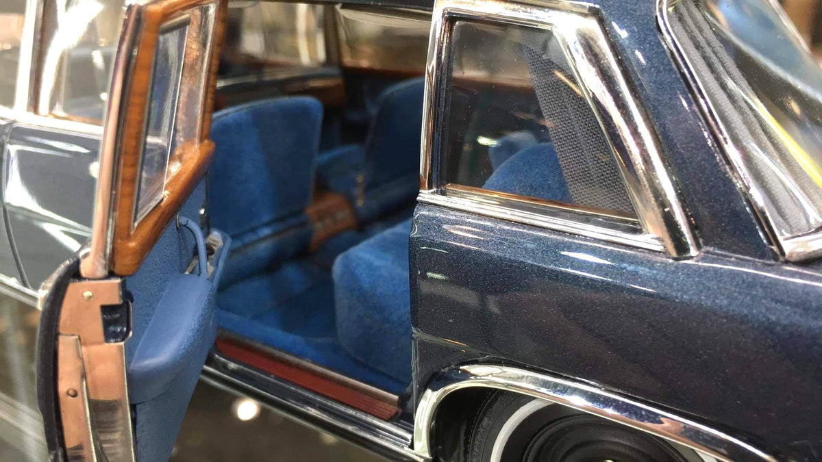 1/18 Mercedes-Benz 600 Pullman KING of ROCK’n ROLL #110/800 CMC M-218 -pre-owned- MH340