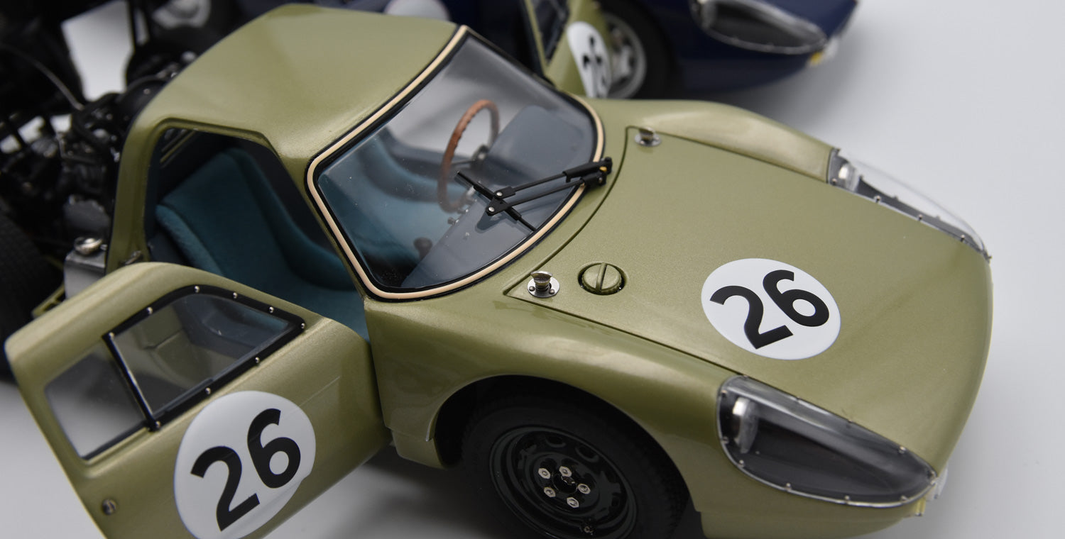 1/18 Porsche 904 # 26 Carrera GTS Silverstone Int. GT 1964 Innes Ireland CMC M-232