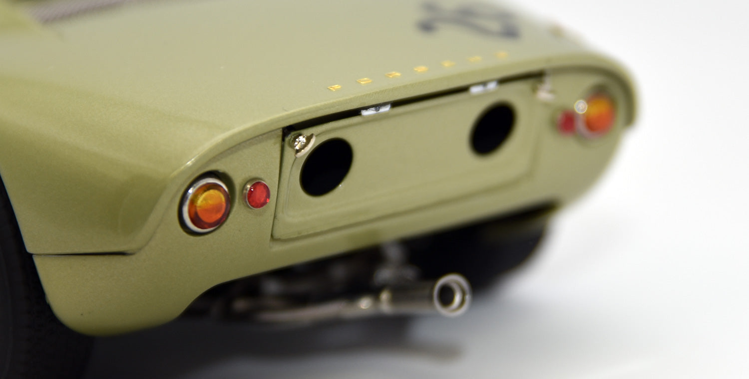 1/18 Porsche 904 # 26 Carrera GTS Silverstone Int. GT 1964 Innes Ireland CMC M-232