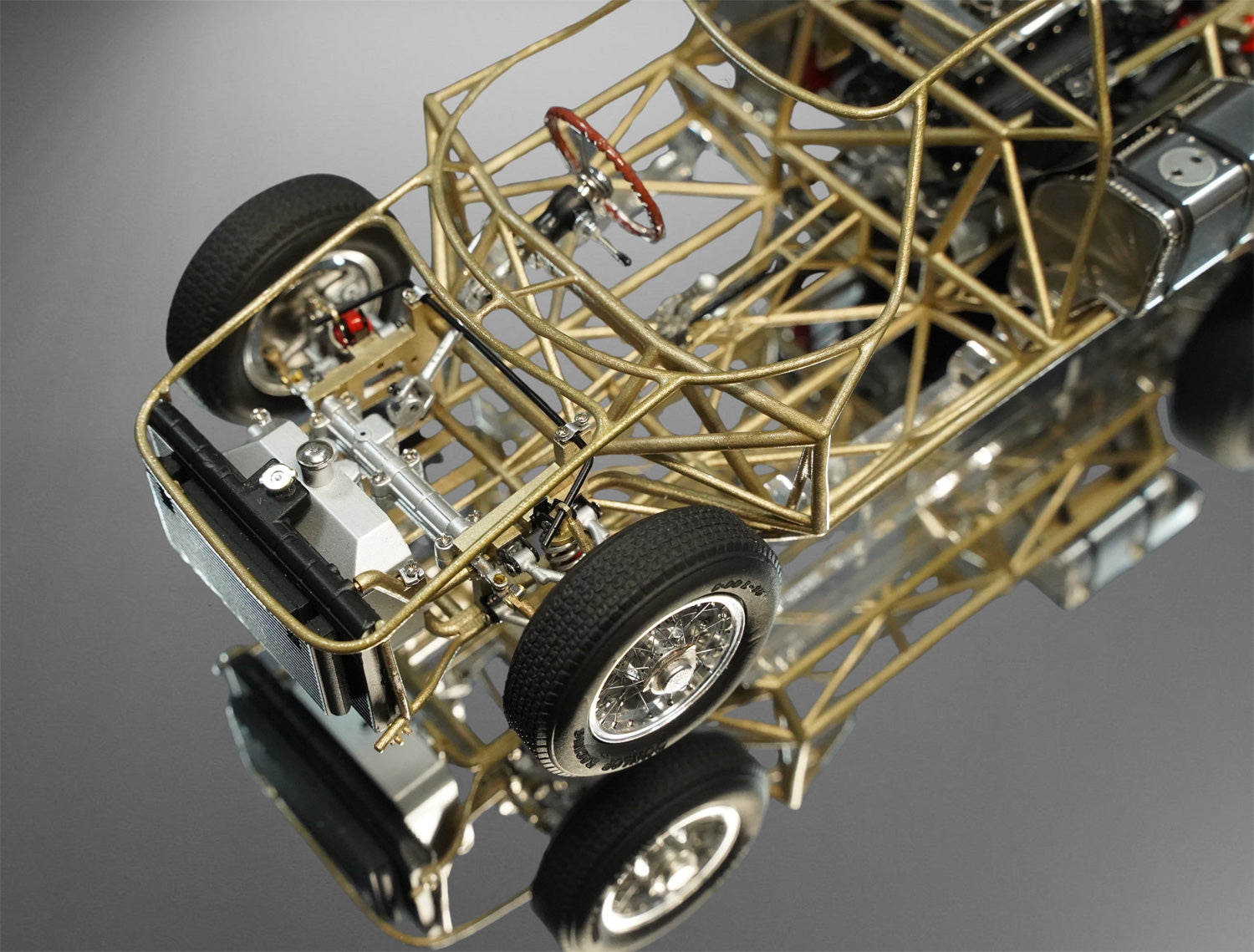 CMC M-269 1/18 Ferrari 250 LM ROLLING CHASSIS und KAROSSERIE in Vitrine