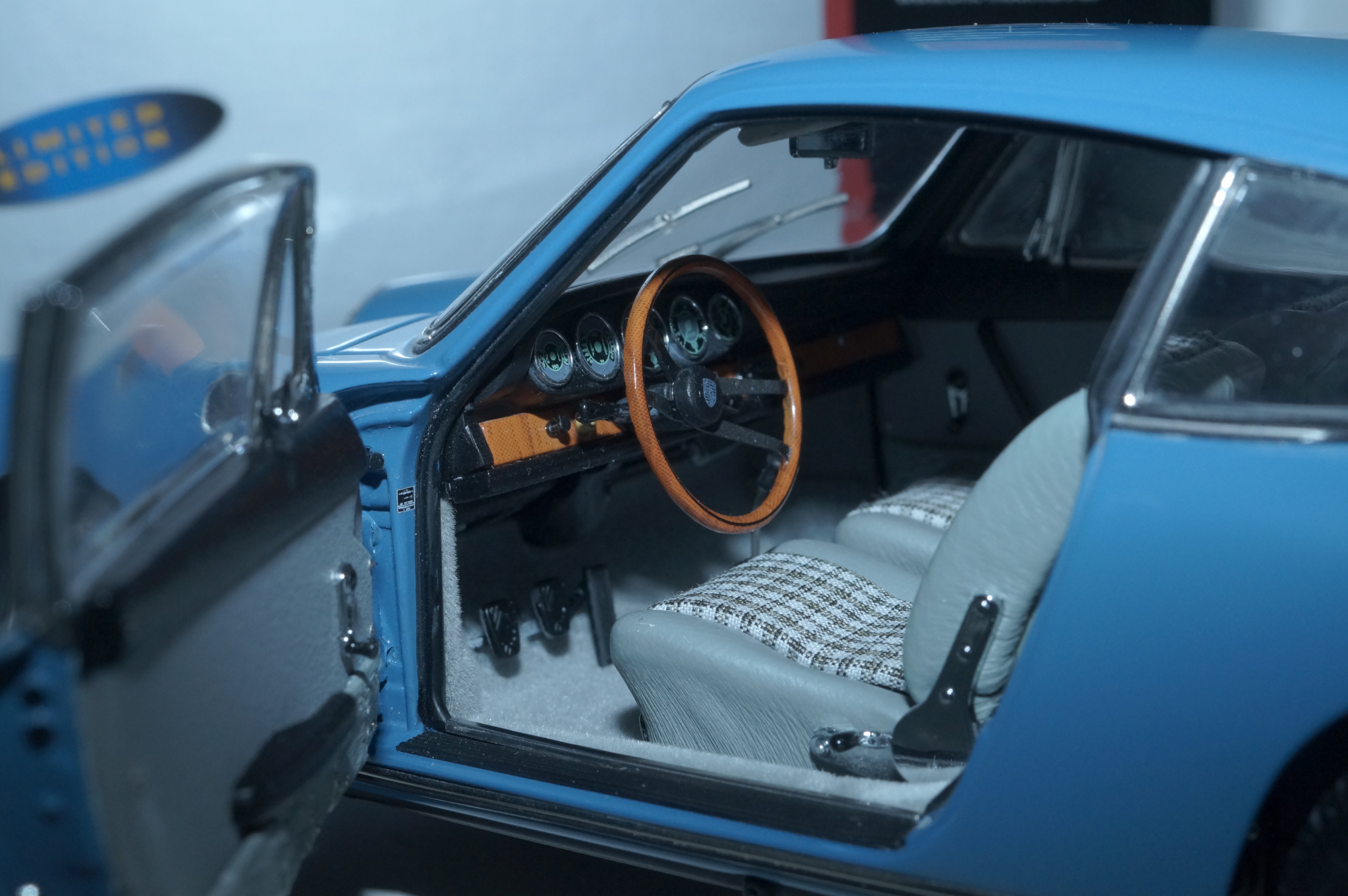 Porsche 901 Coupe Emailblau CMC M-067D -PRE-OWNED-