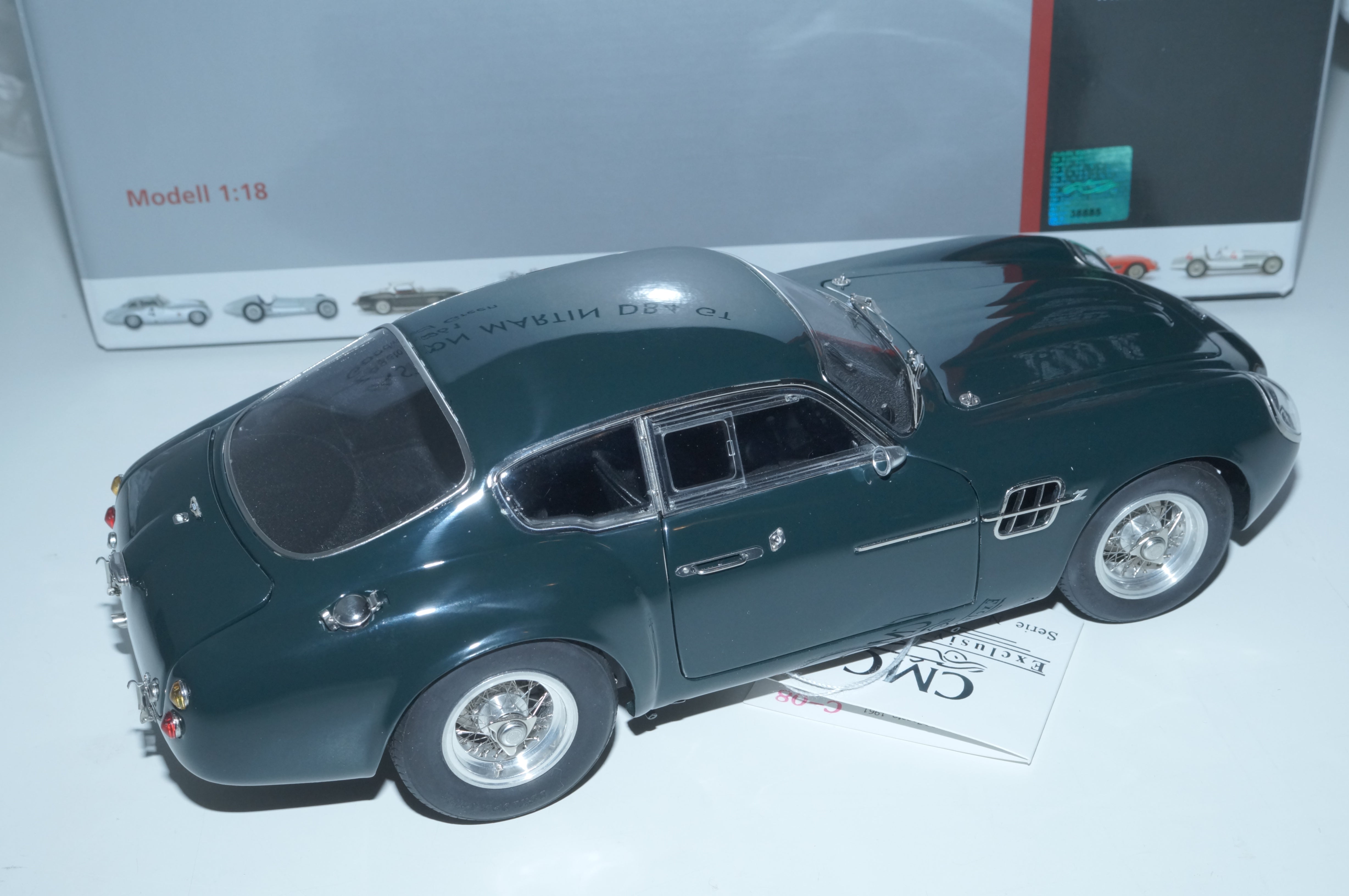 Aston Martin DB4 GT Zagato 'Goodwood green' CMC M-150 PRE-OWNED