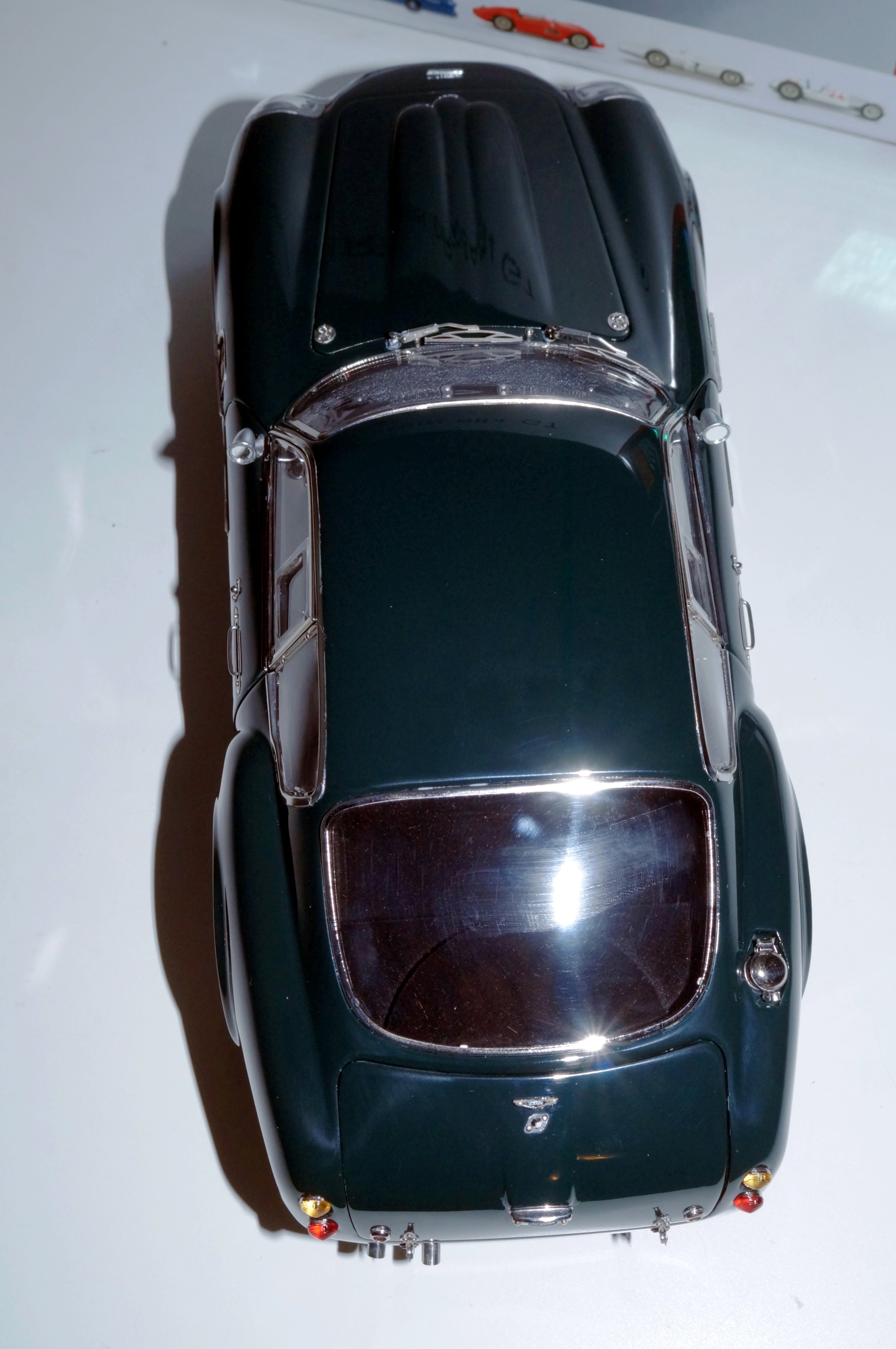Aston Martin DB4 GT Zagato 'Goodwood green' CMC M-150 PRE-OWNED