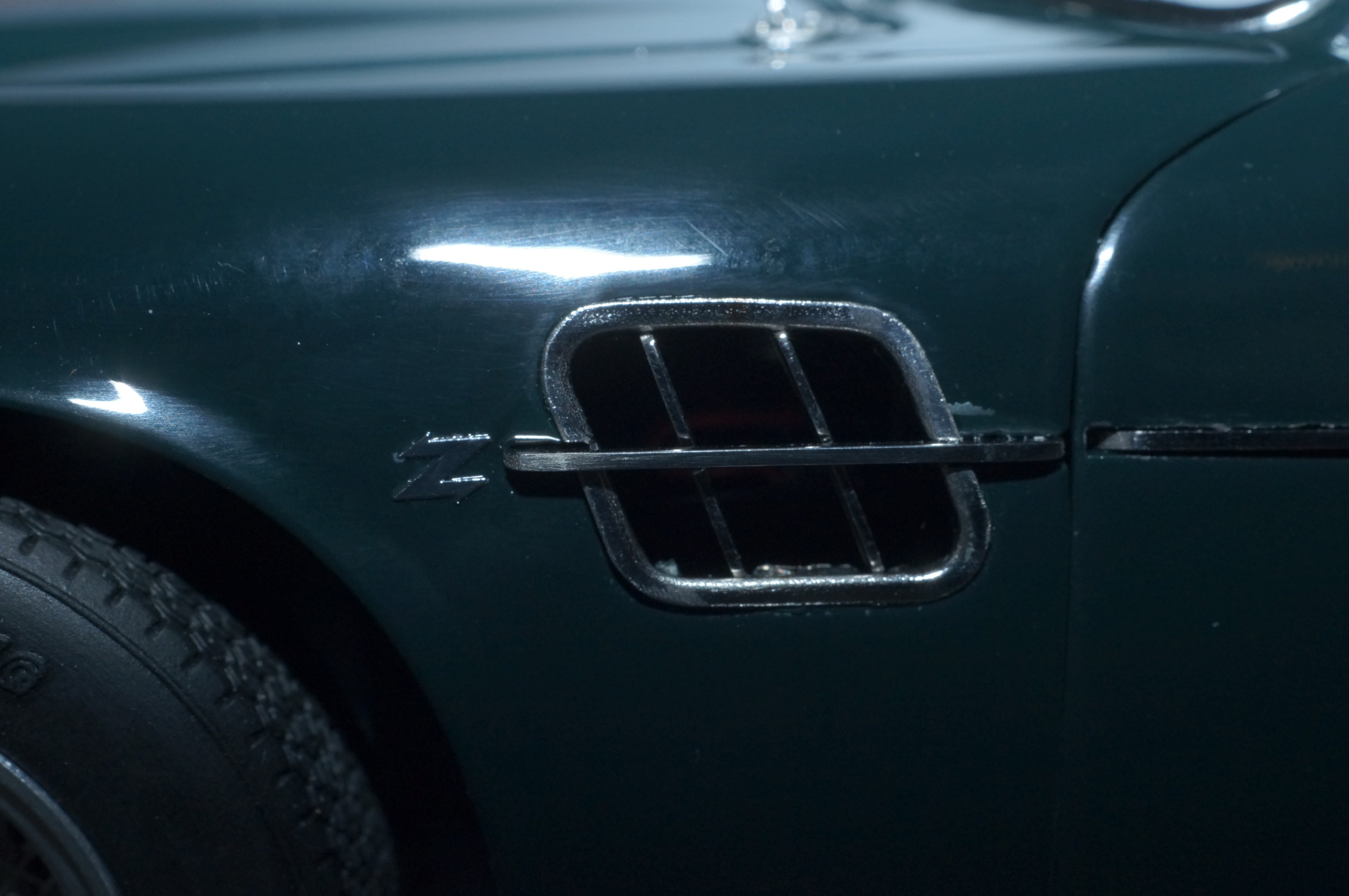 Aston Martin DB4 GT Zagato 'Goodwood green' CMC M-150 PRE-OWNED