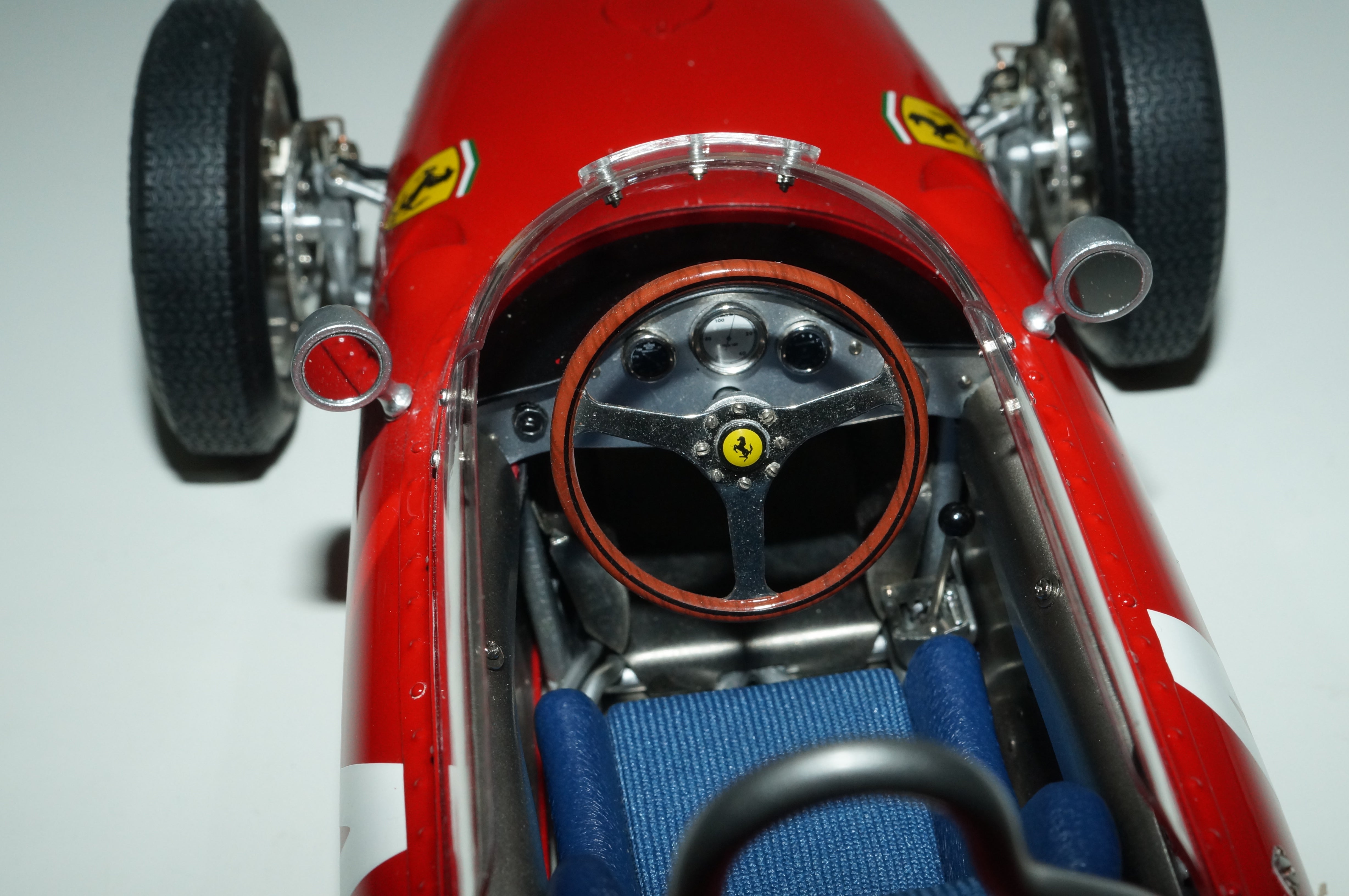 1/12 Ferrari Dino 156 F1 Sharknose #4 PHILL CMC C-007 aus Vorbesitz