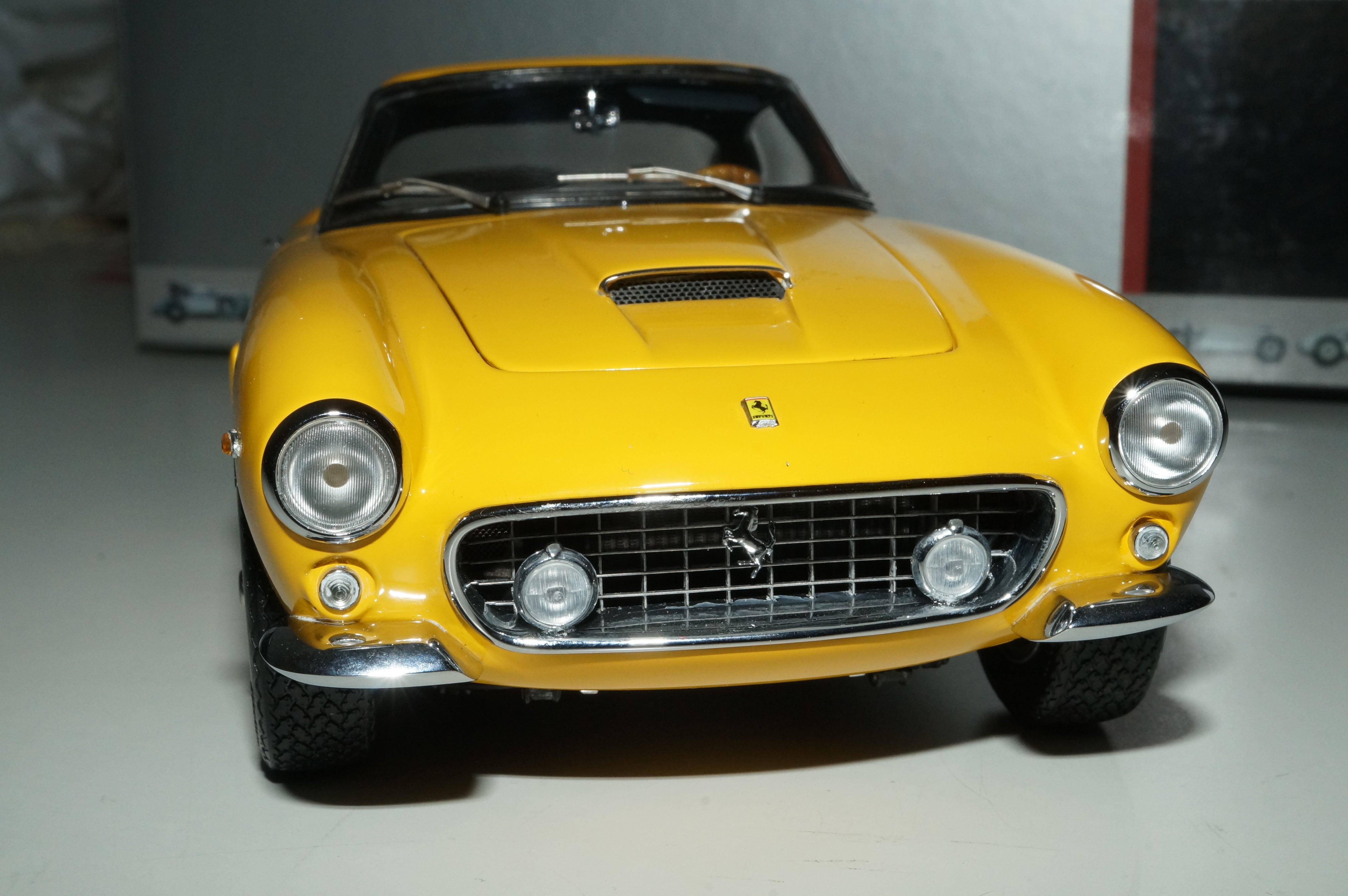 Ferrari 250 GT Berlinetta passo corto GELB CMC M-054 aus Vorbesitz