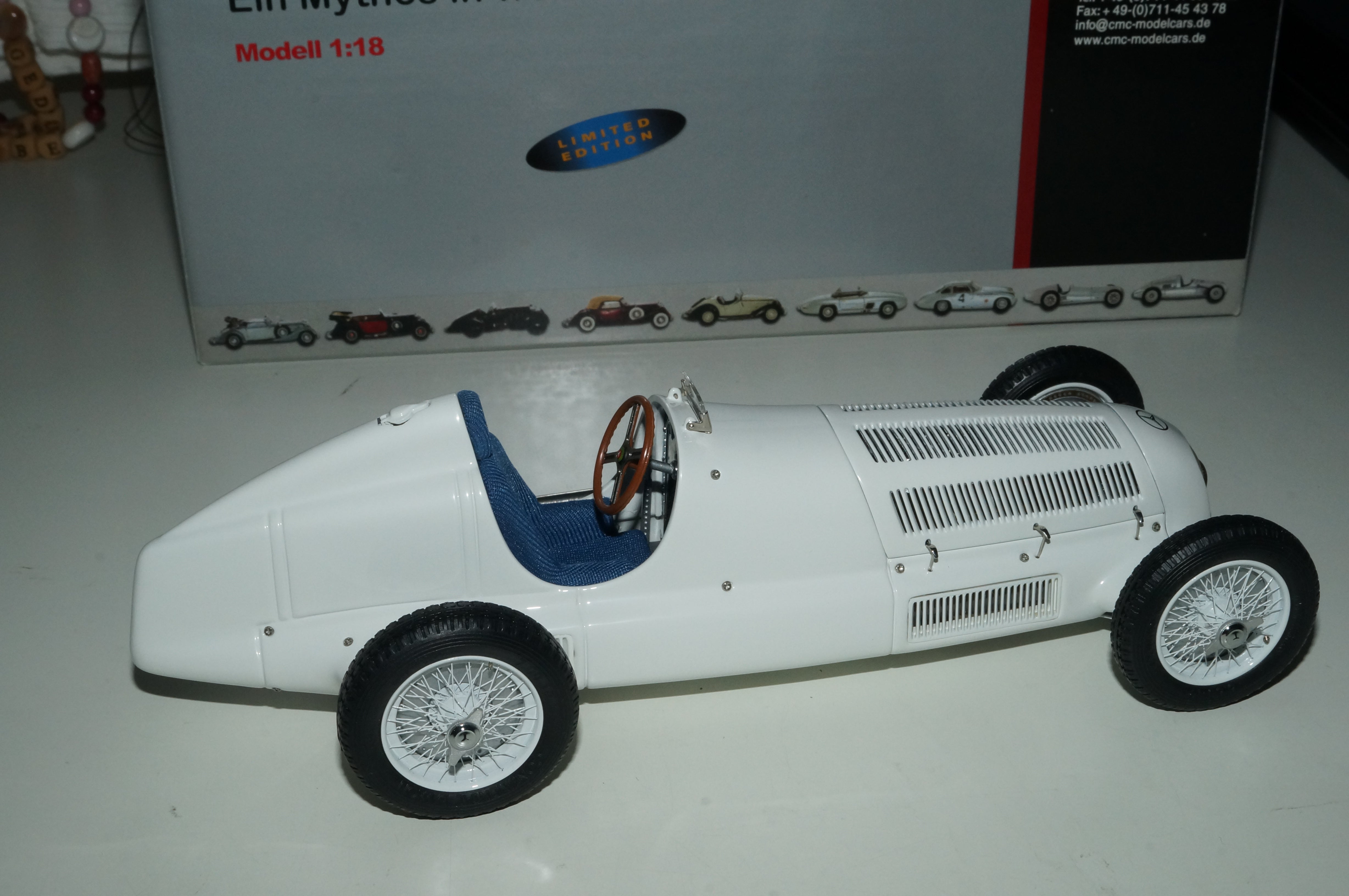 Mercedes-Benz W25 Ein Mythos in weiß CMC M-065 -pre-owned