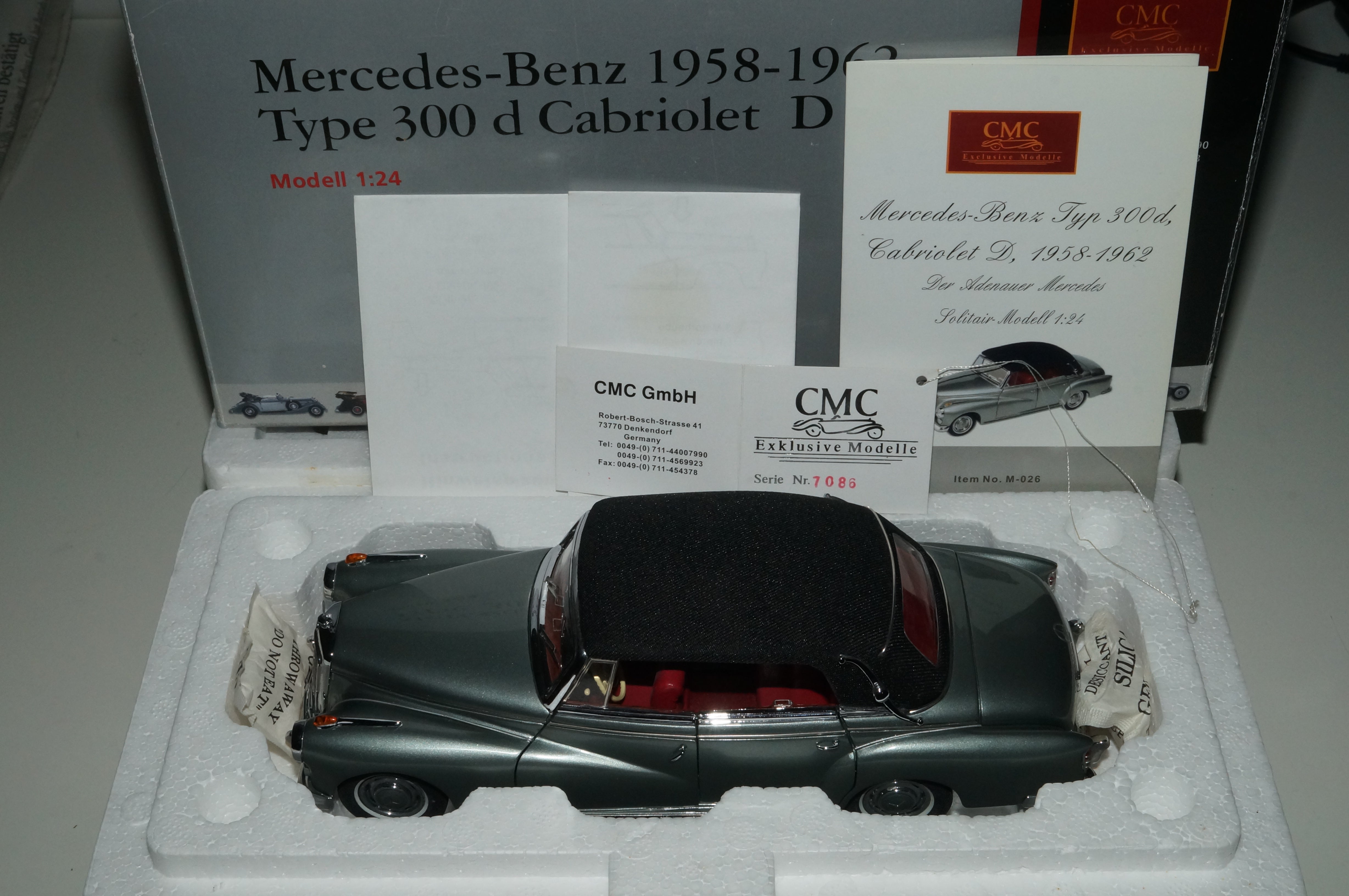 1/24 Mercedes-Benz 300d Adenauer CMC M-026