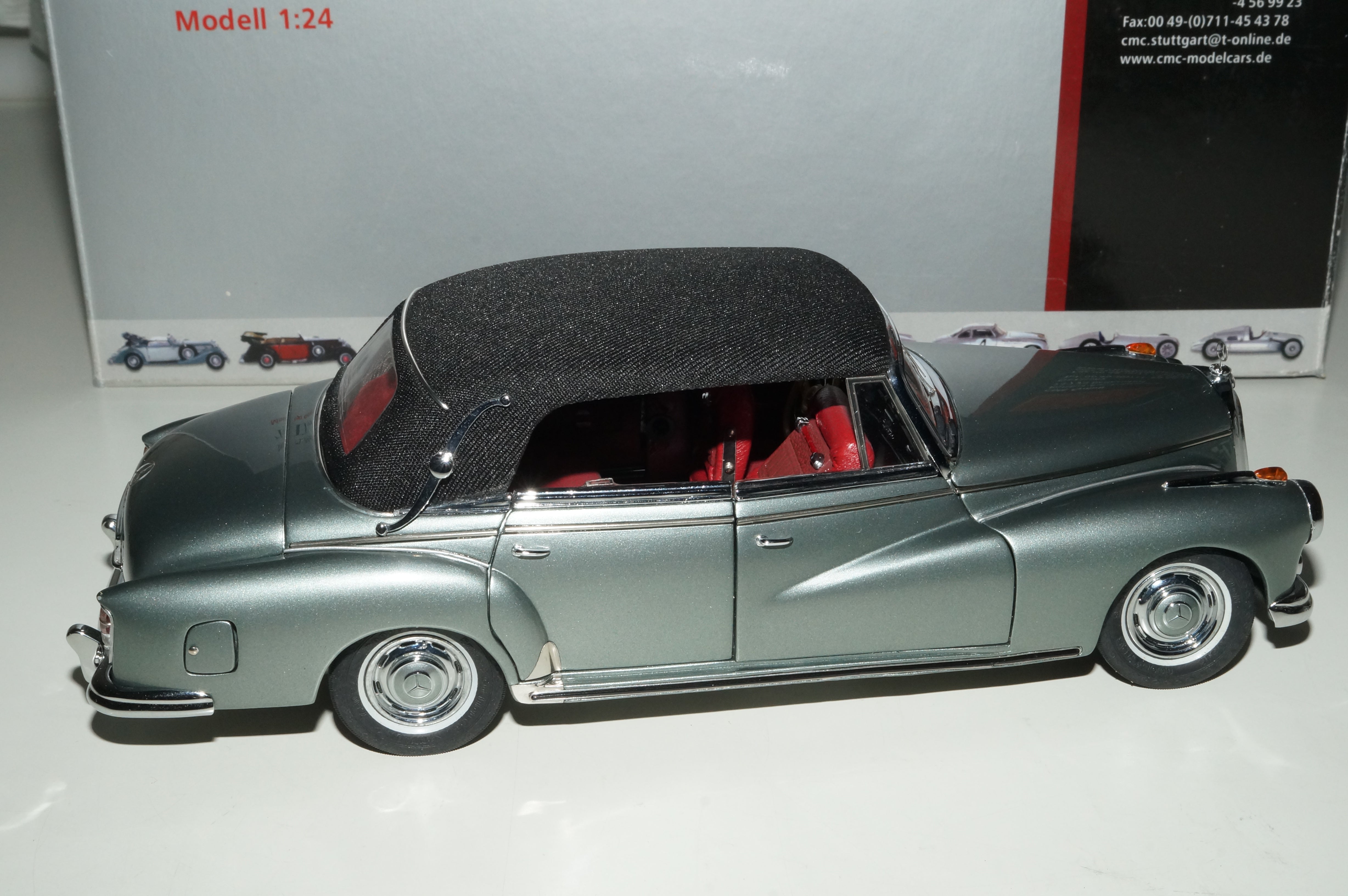 1/24 Mercedes-Benz 300d Adenauer CMC M-026