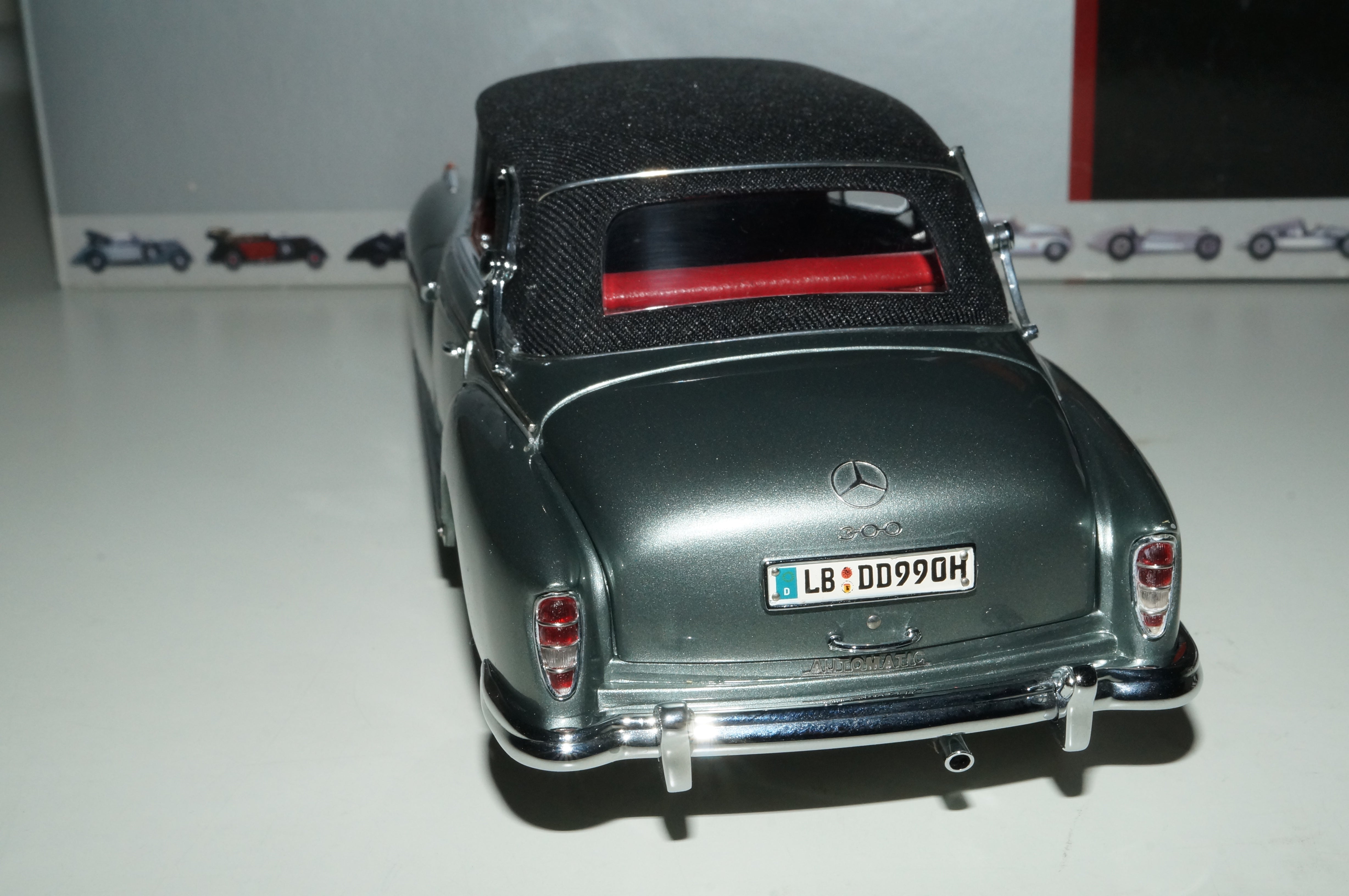 1/24 Mercedes-Benz 300d Adenauer CMC M-026