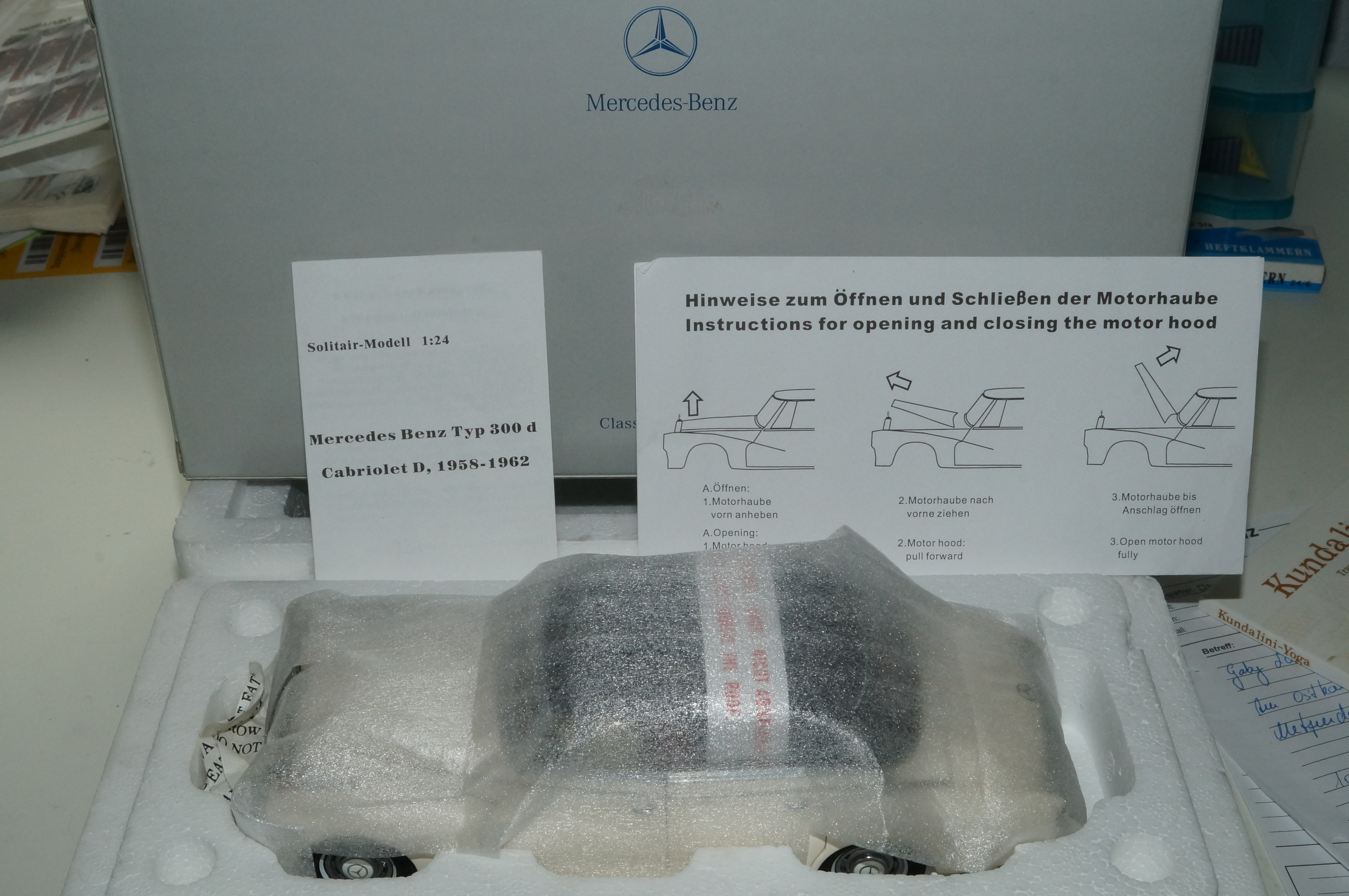 1/24 Mercedes-Benz 300d Adenauer cream, Limited Edition 239/500 für Mercedes CMC M-026A