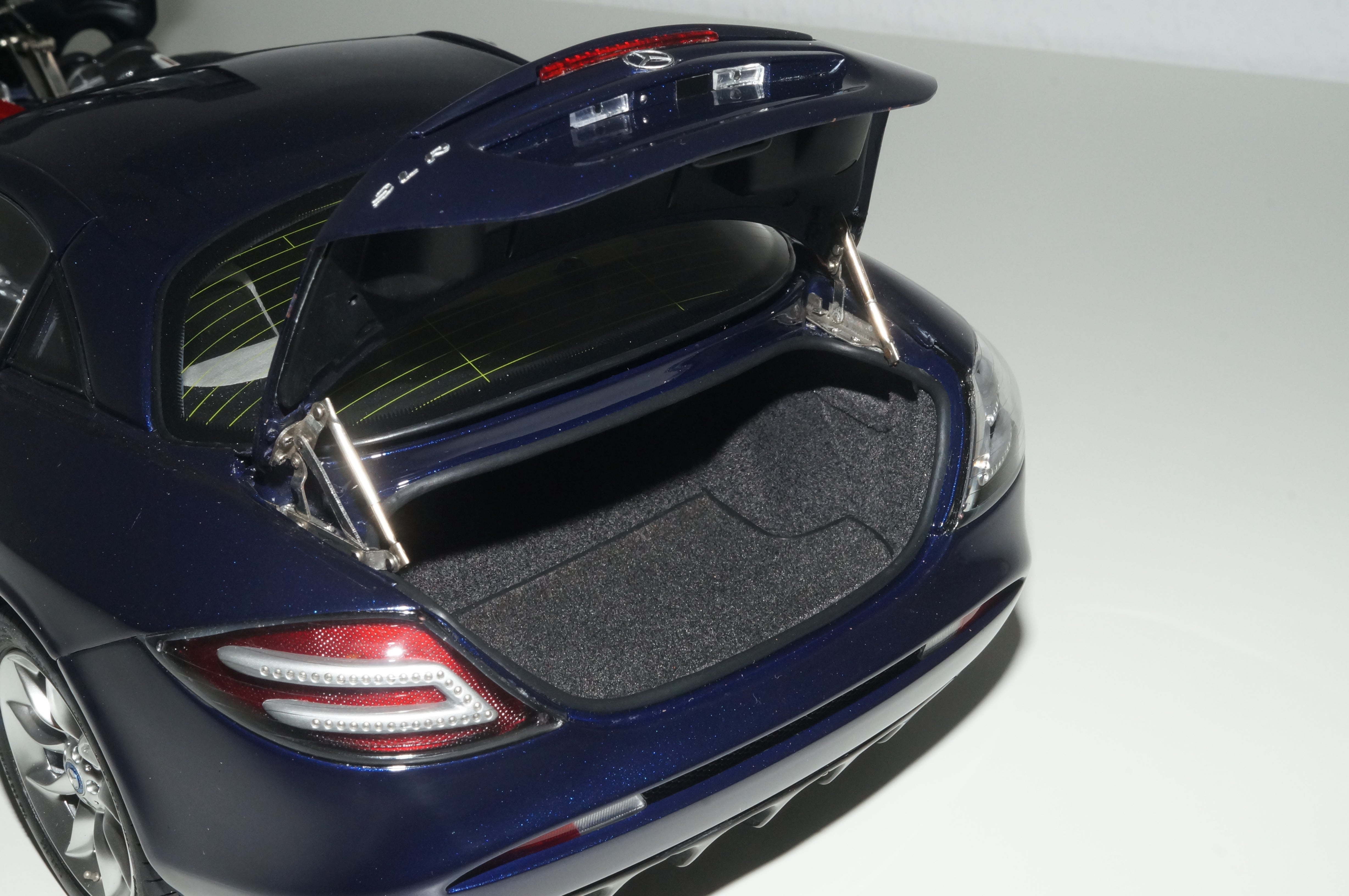 1/12 Mercedes-Benz SLR McLaren 2003 BLAU CMC C-006D