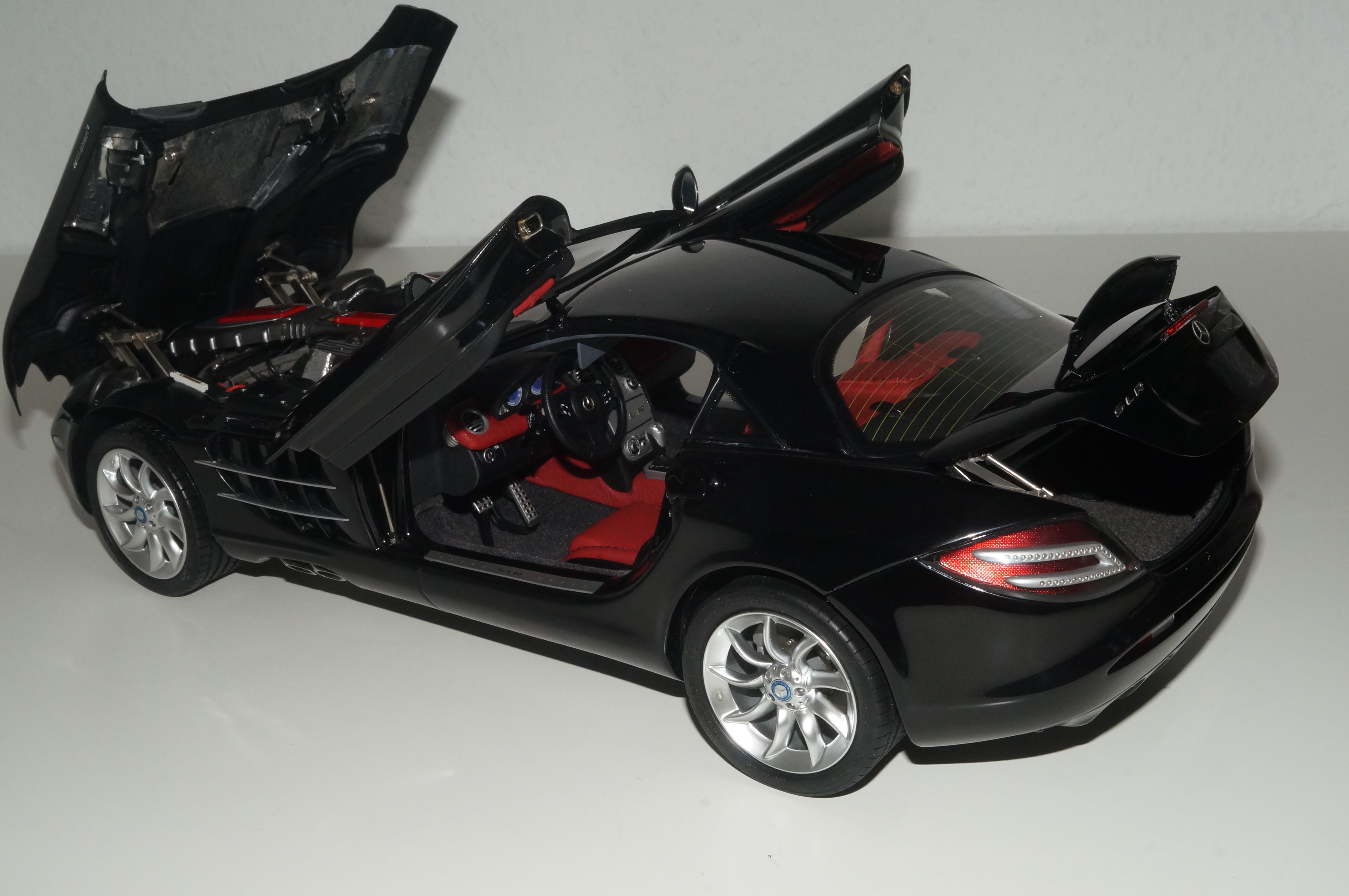 1/12 Mercedes-Benz SLR McLaren 2003 SCHWARZ CMC C-006F