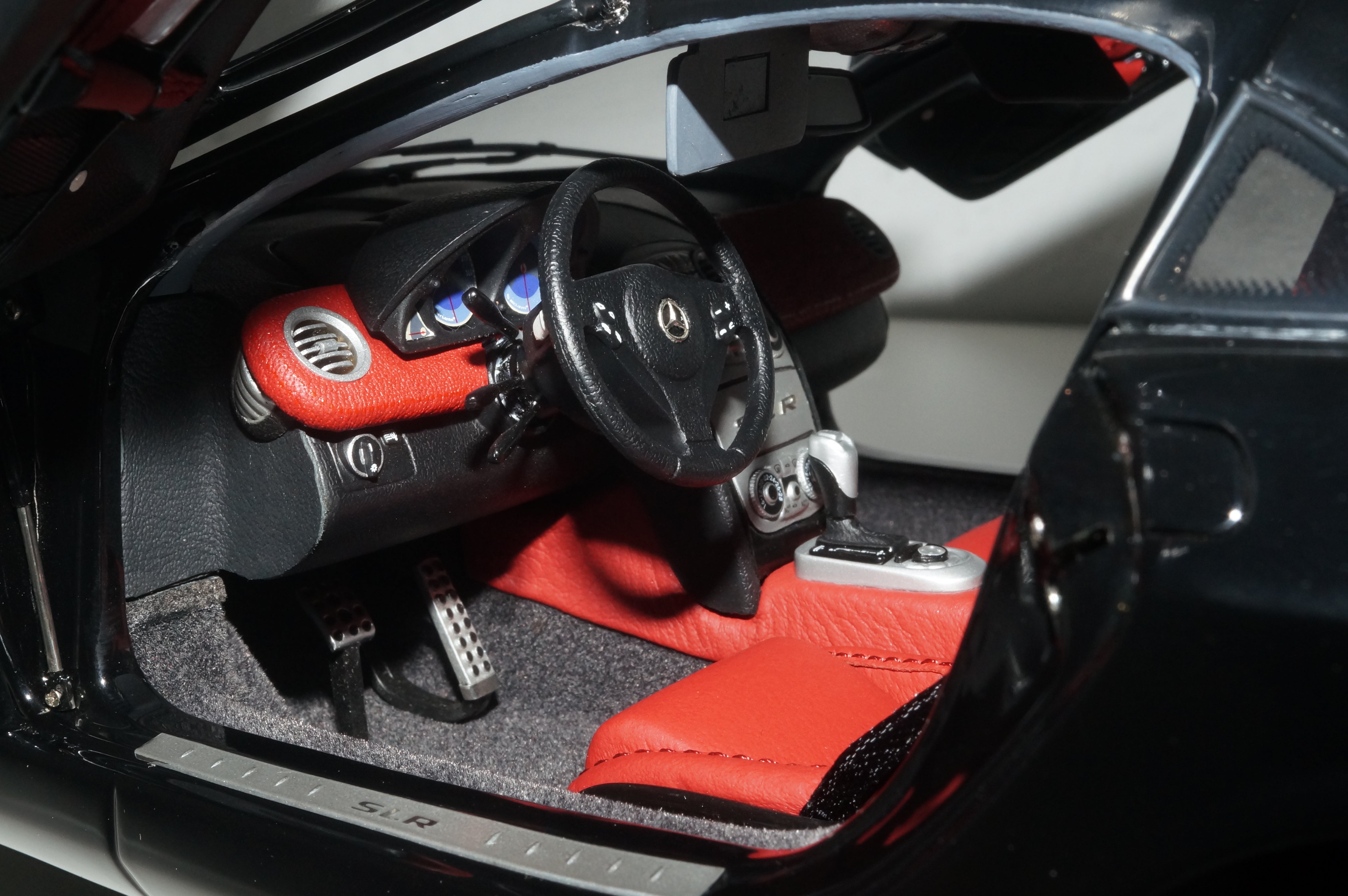 1/12 Mercedes-Benz SLR McLaren 2003 SCHWARZ CMC C-006F