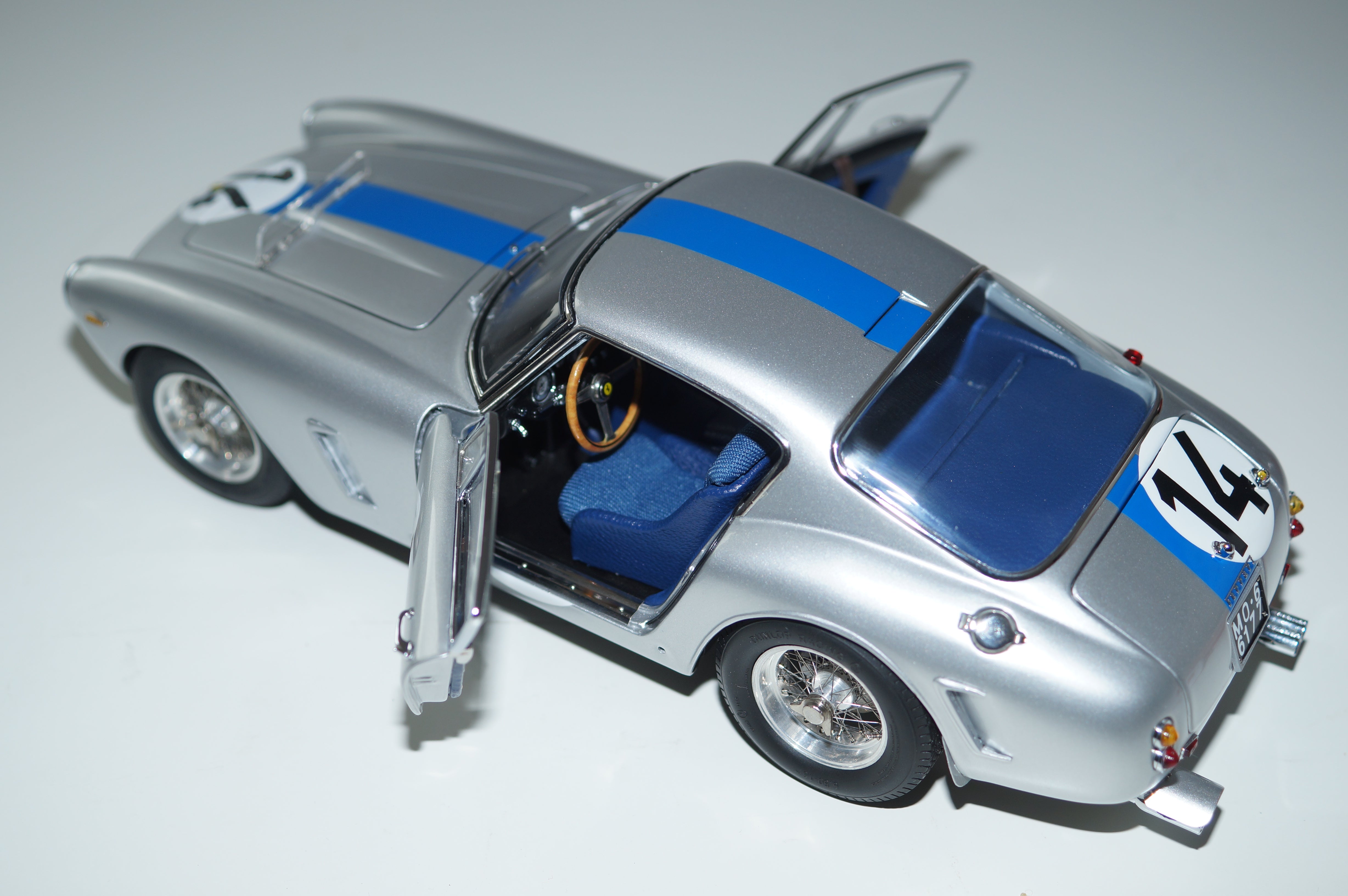 Ferrari 250 GT SWB Competizione #14 24H Le Mans 1961 CMC M-079 aus Vorbesitz