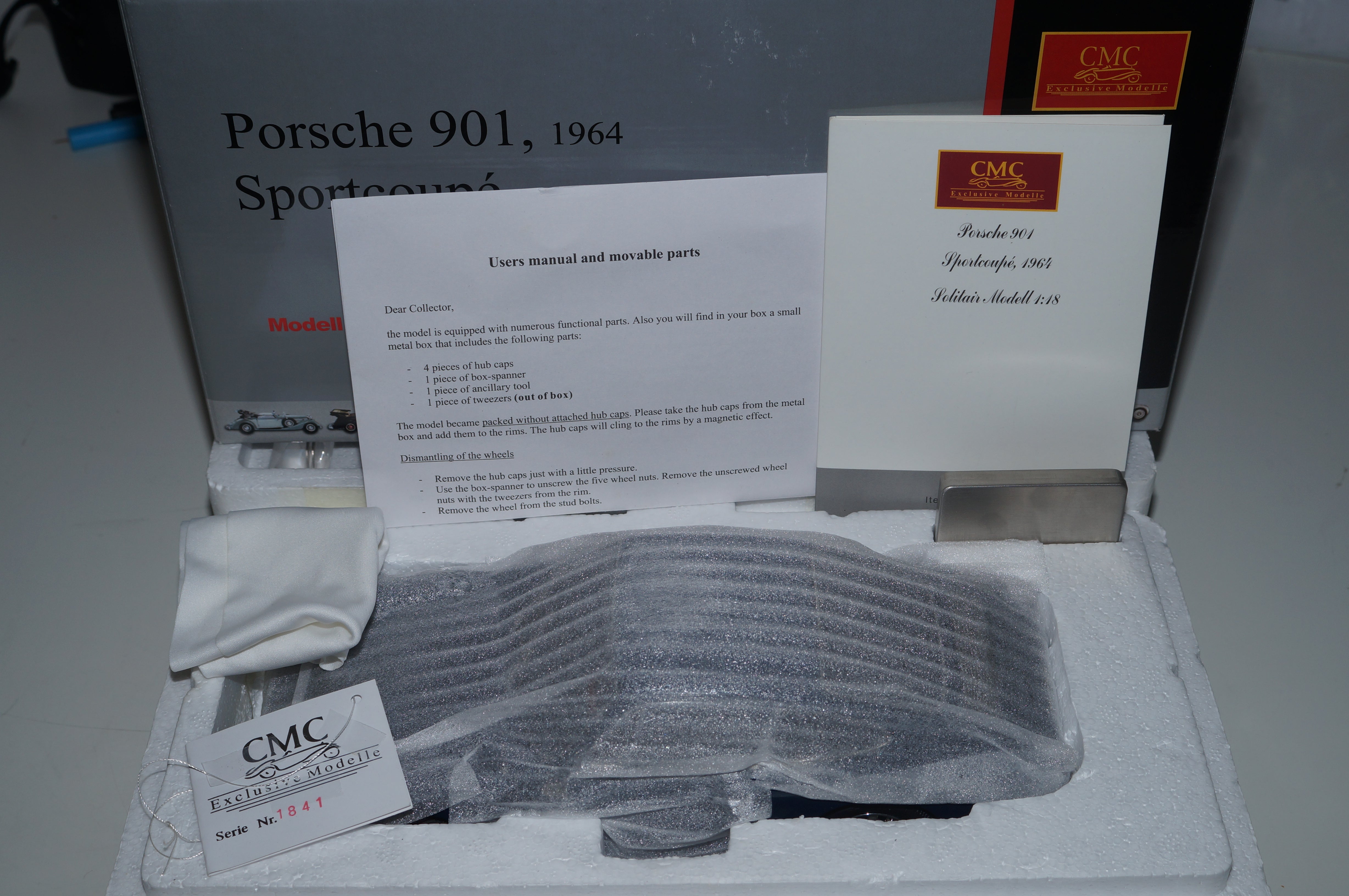 Porsche 901 Coupe Bali Blau DEALER EDITION CMC M-067