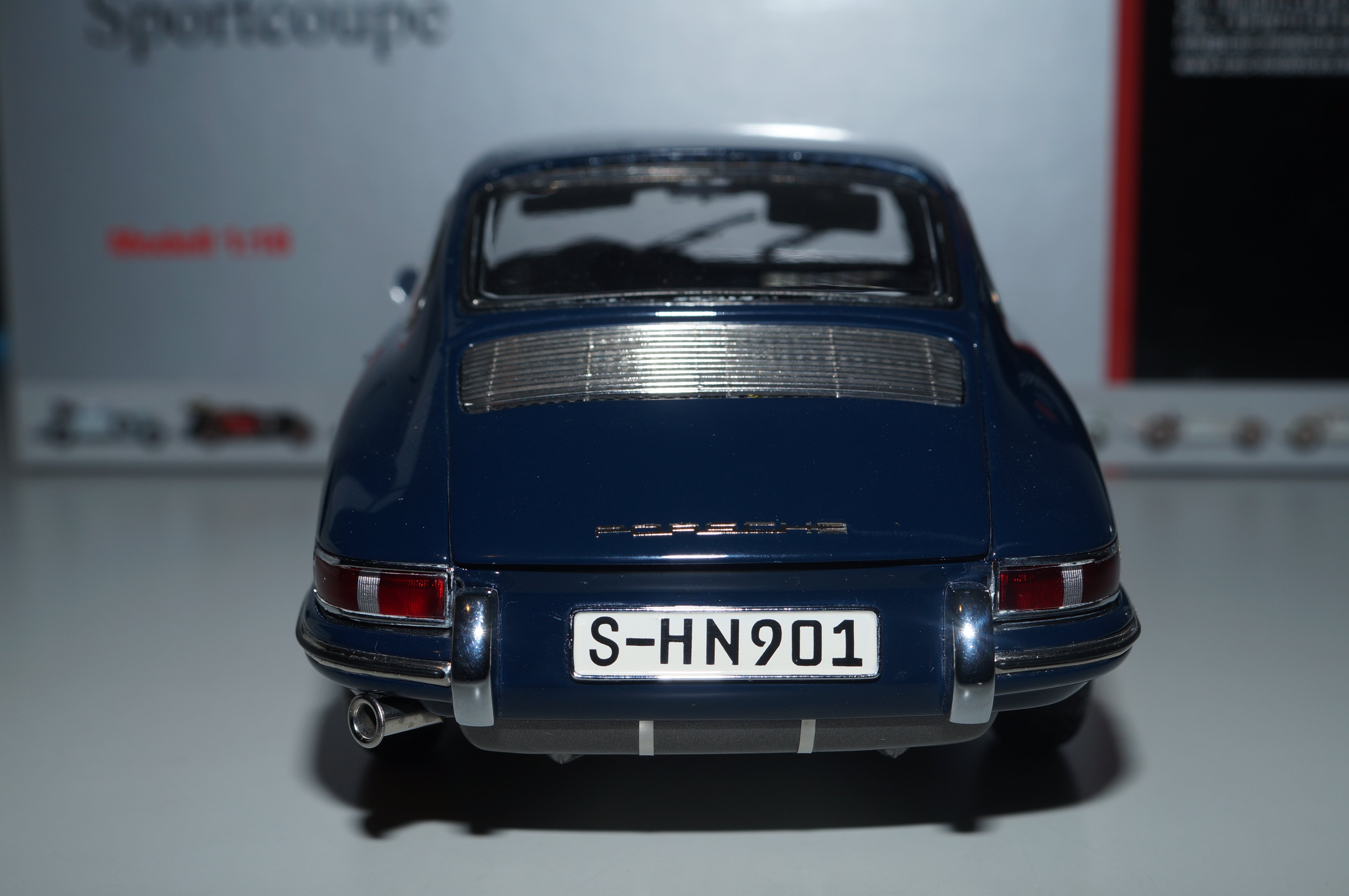 Porsche 901 Coupe Bali Blau DEALER EDITION CMC M-067