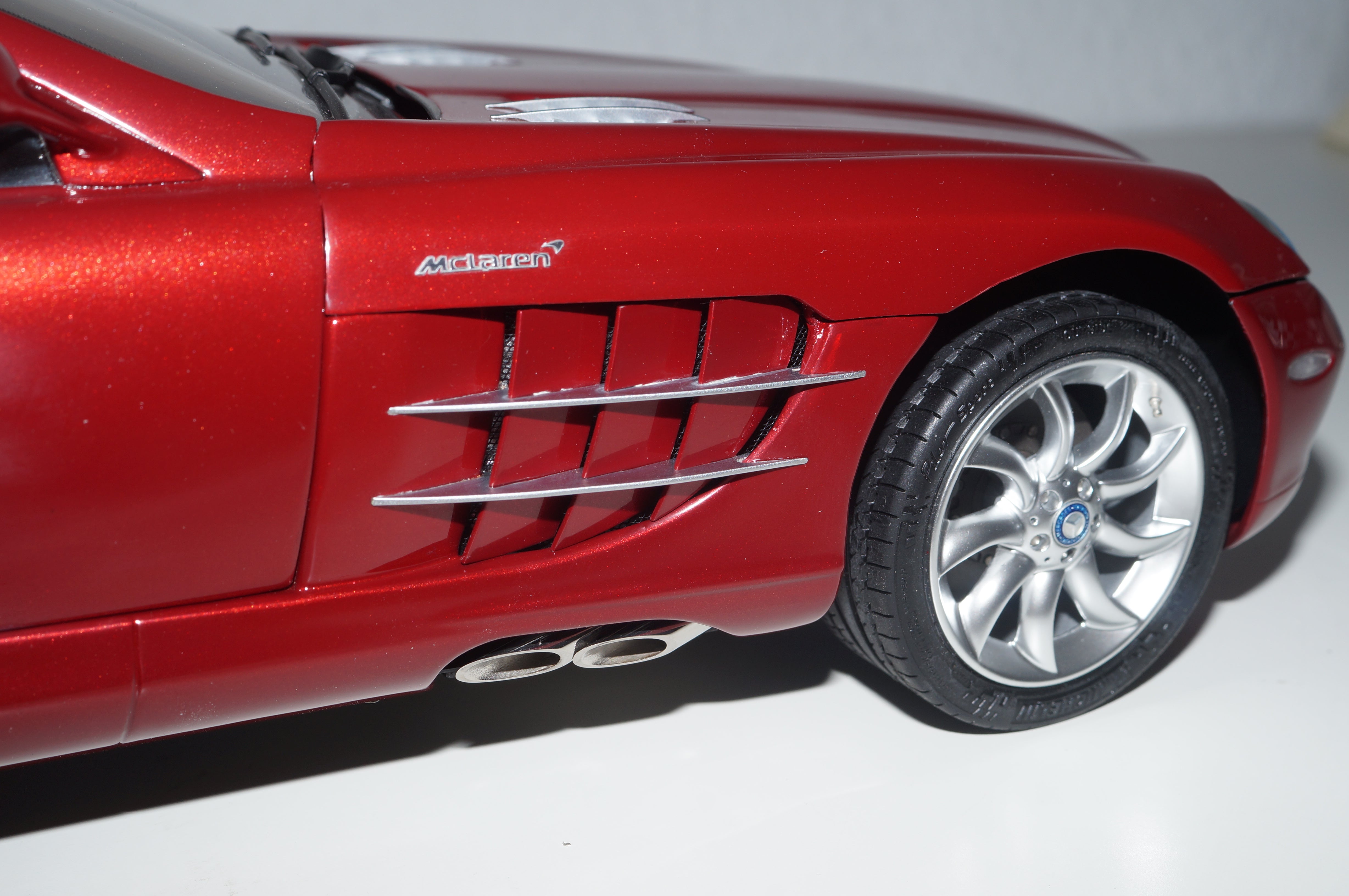 1/12 Mercedes-Benz SLR McLaren 2003 ROT CMC C-006A