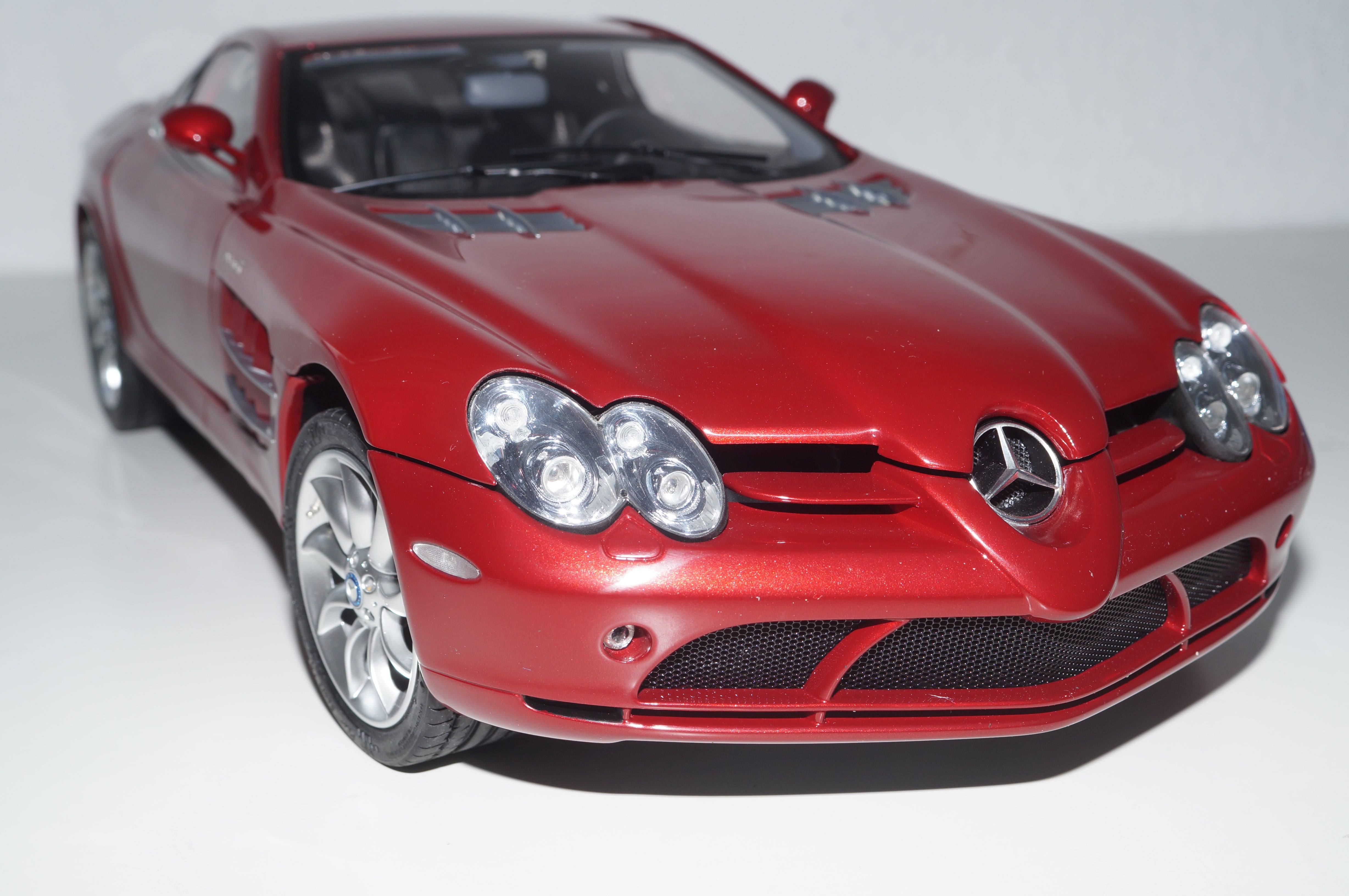 1/12 Mercedes-Benz SLR McLaren 2003 ROT CMC C-006A