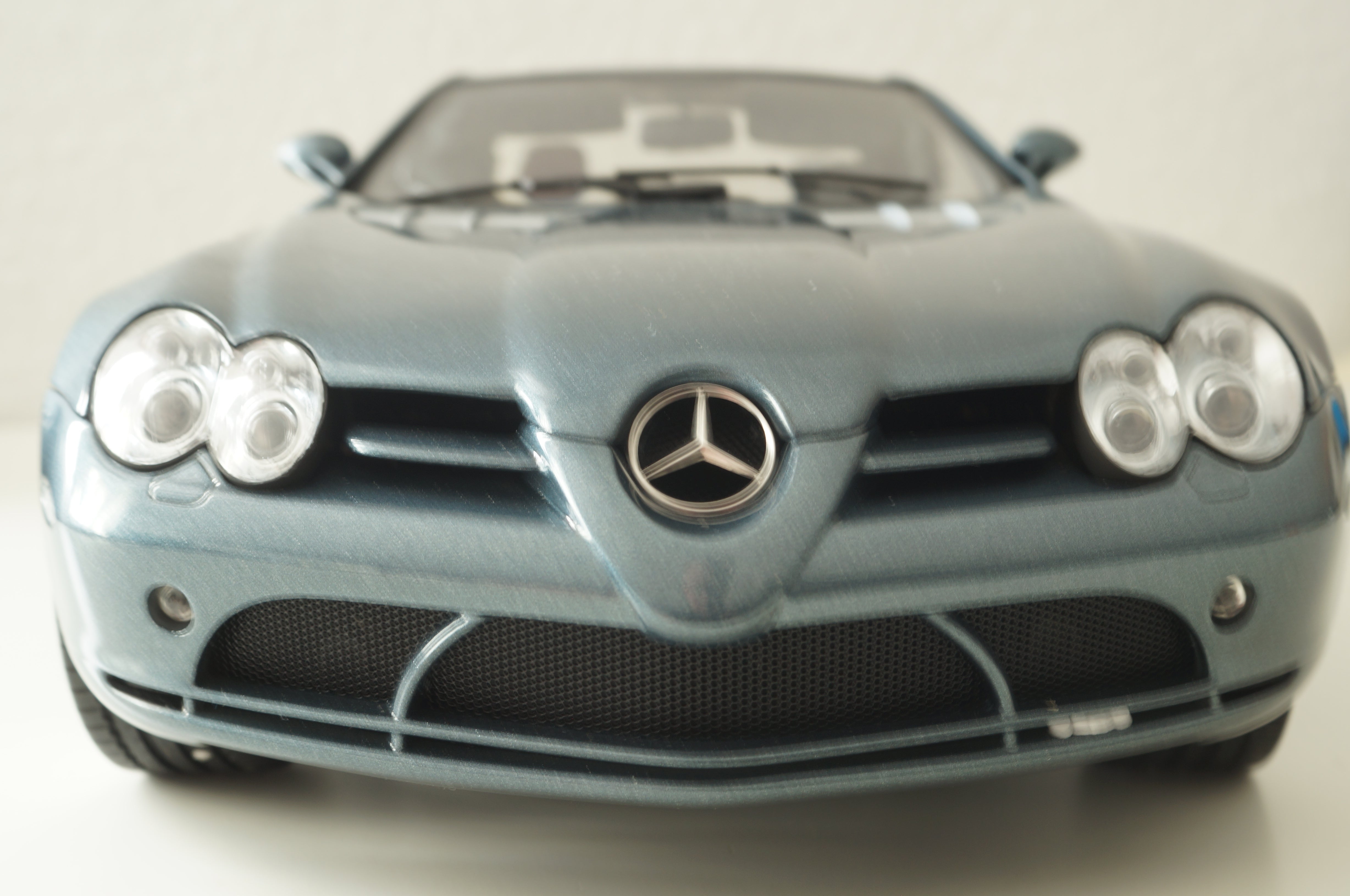 1/12 Mercedes-Benz SLR McLaren 2003 GRAU CMC C-006C