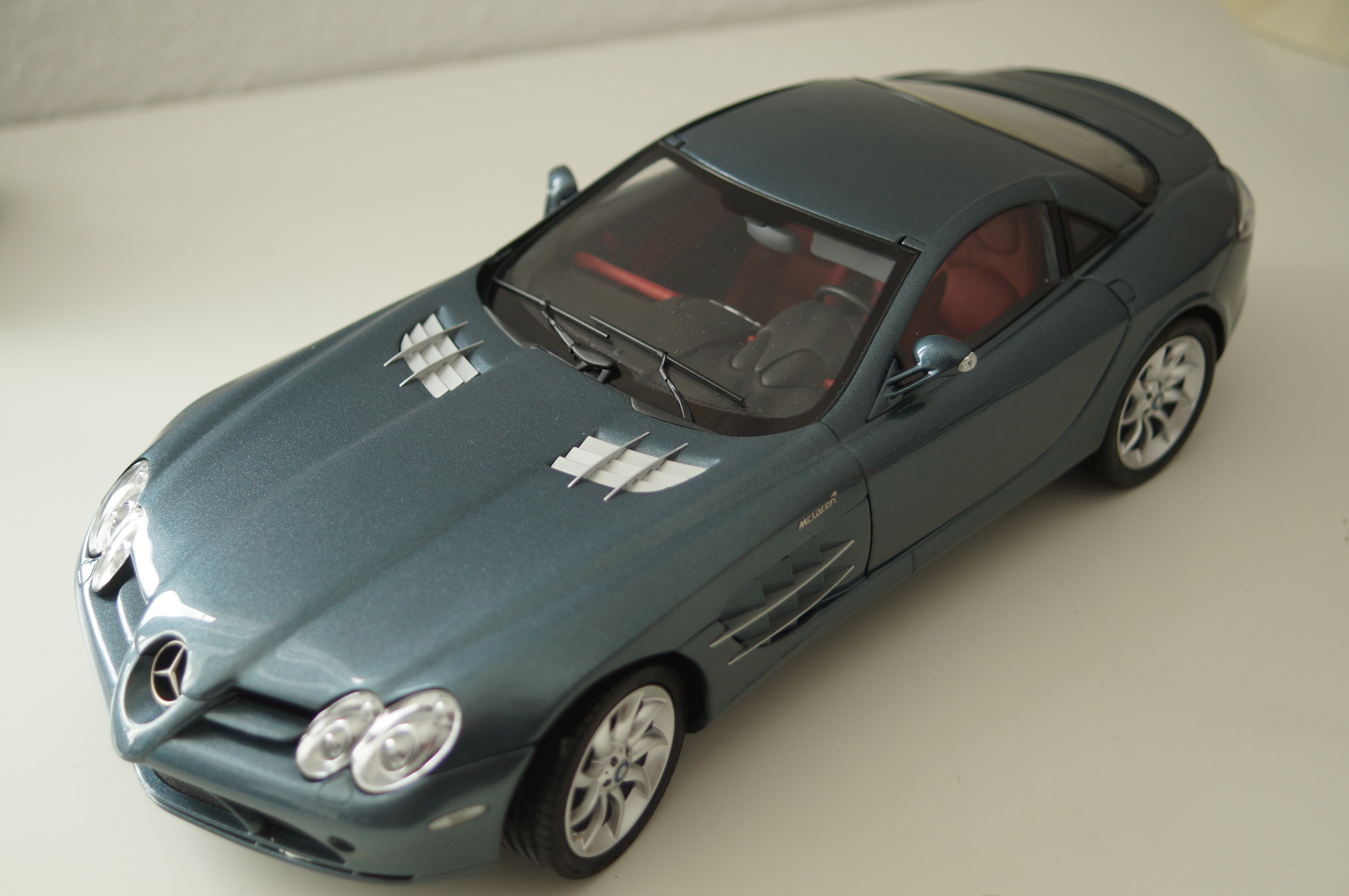 1/12 Mercedes-Benz SLR McLaren 2003 GRAU CMC C-006C